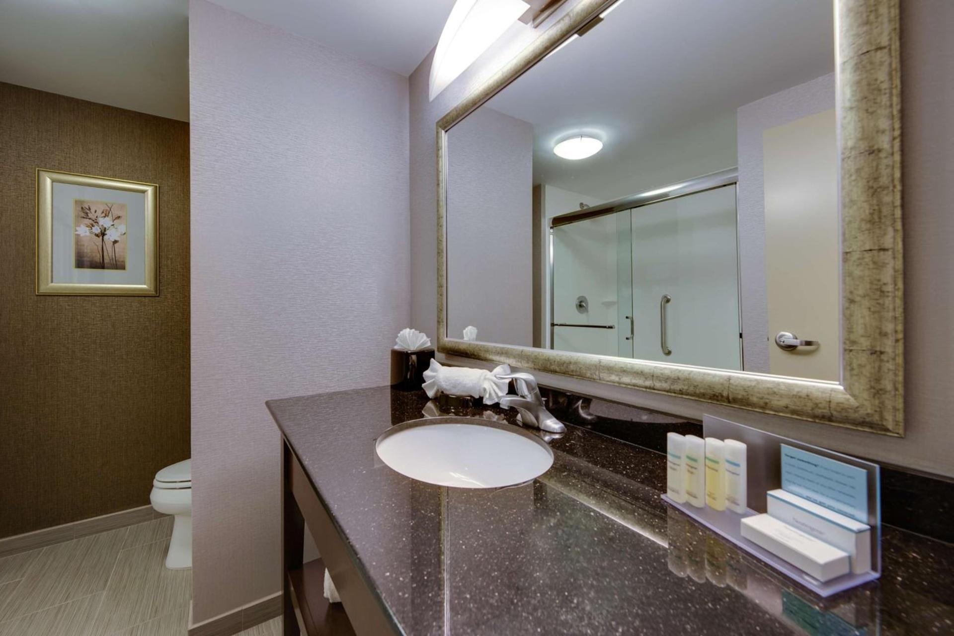 Hampton Inn & Suites Philadelphia/Bensalem photo 25