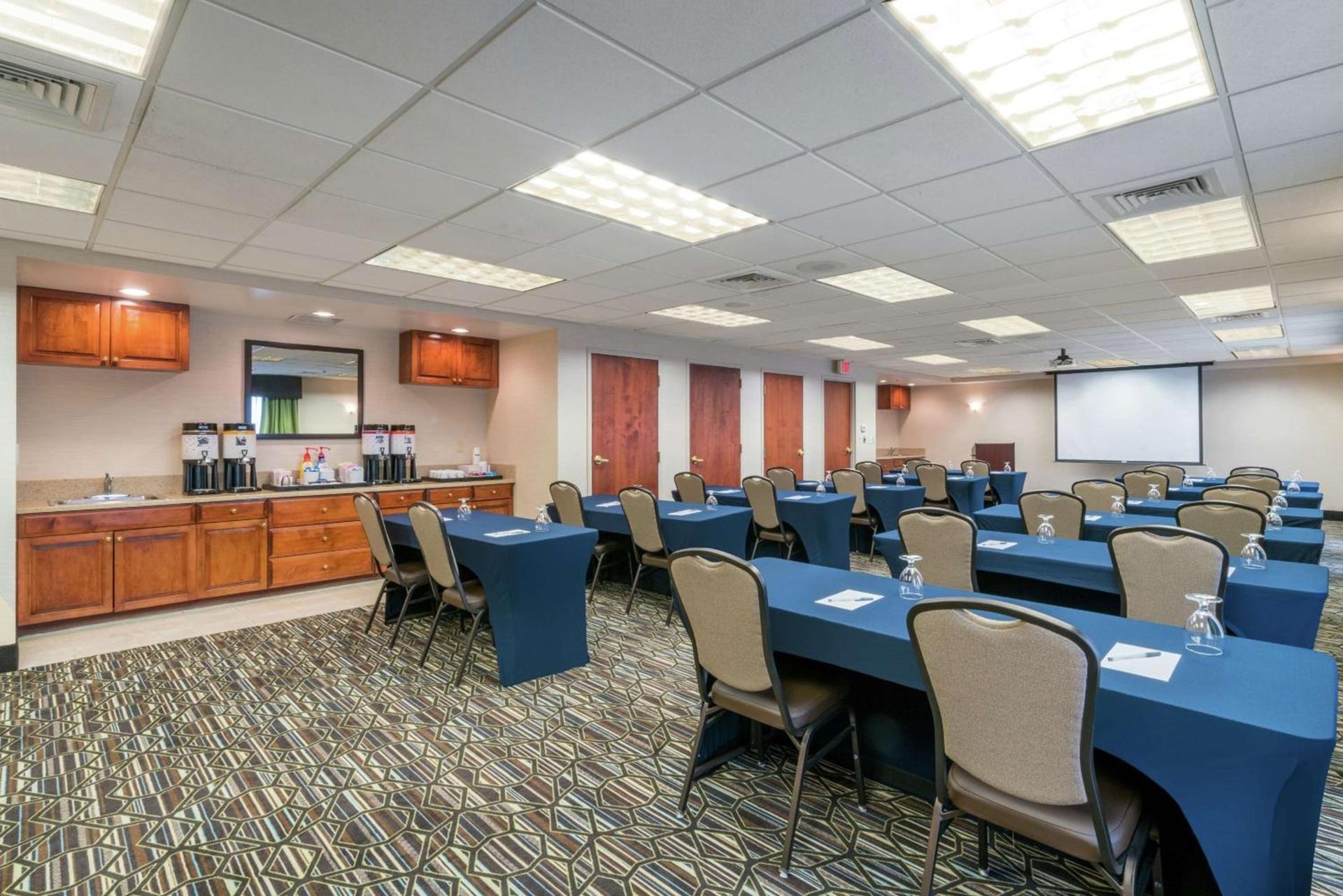 Hampton Inn & Suites Valley Forge/Oaks photo 24