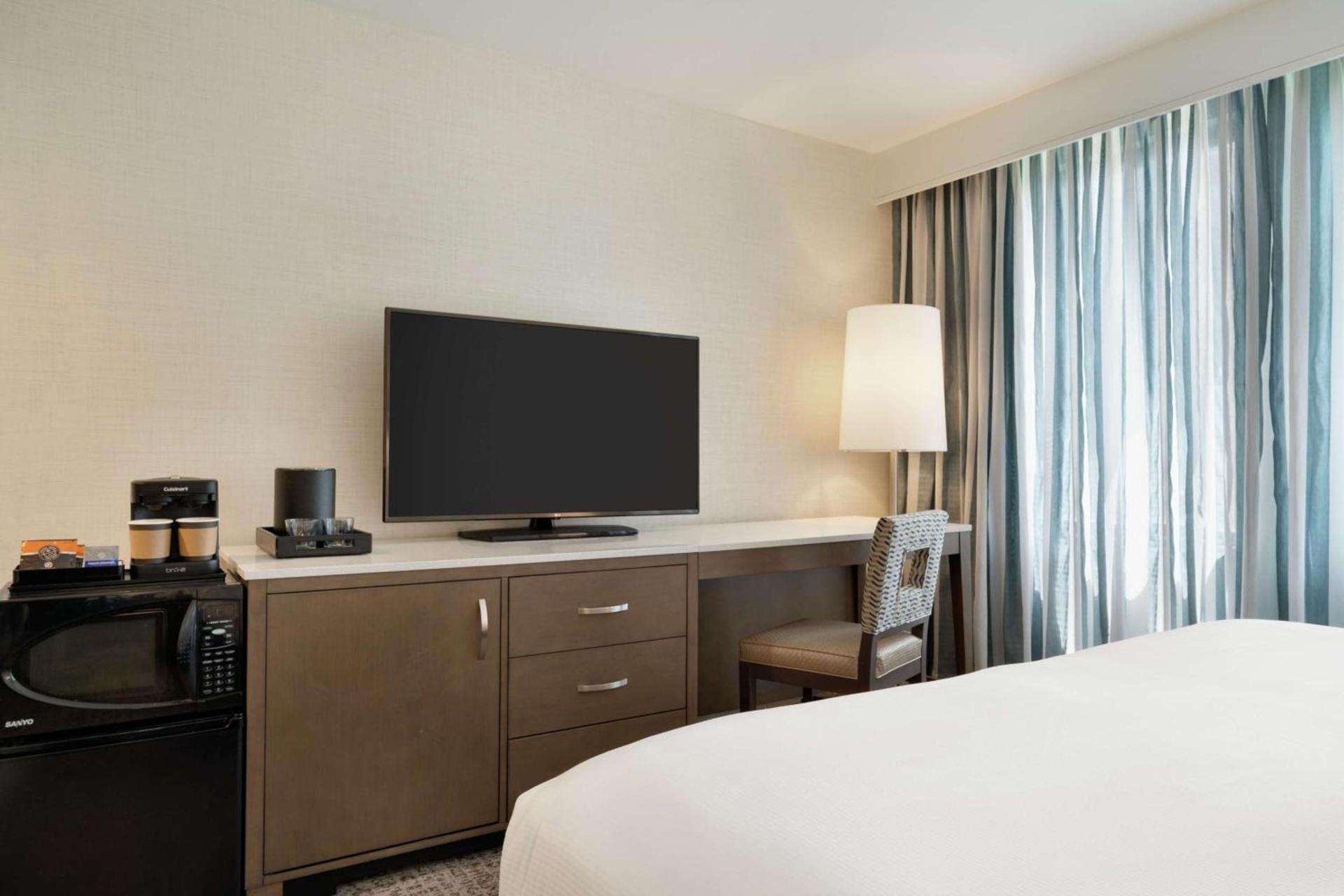 Embassy Suites by Hilton Philadelphia Valley Forge photo 28