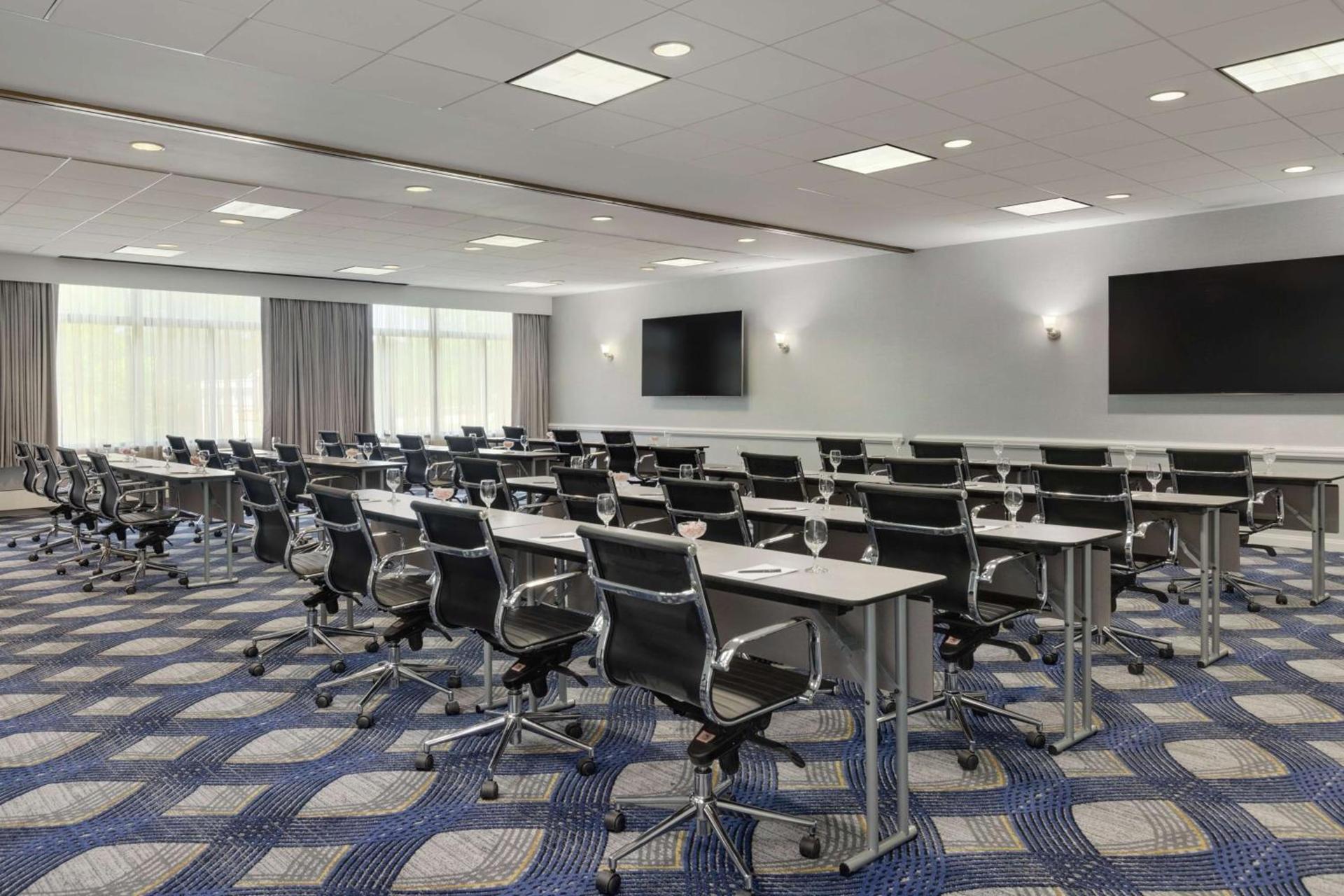 Embassy Suites by Hilton Philadelphia Valley Forge photo 34