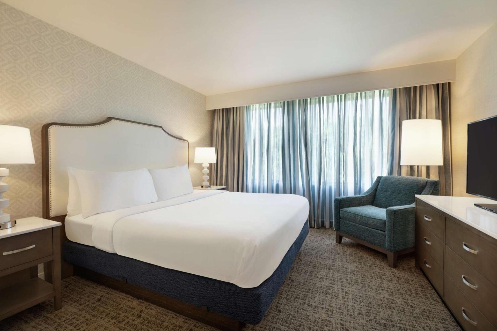Embassy Suites by Hilton Philadelphia Valley Forge photo 40