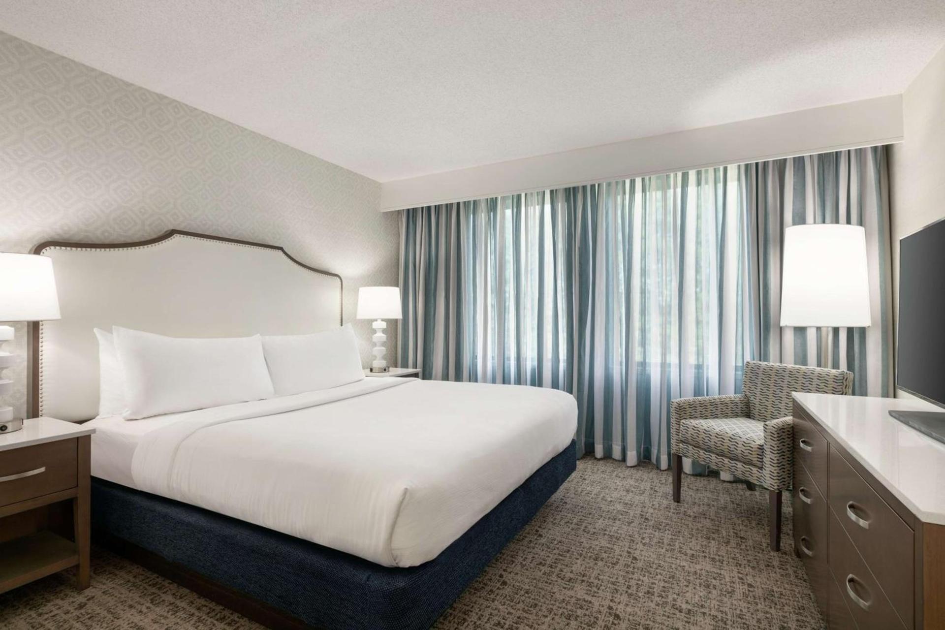 Embassy Suites by Hilton Philadelphia Valley Forge photo 41