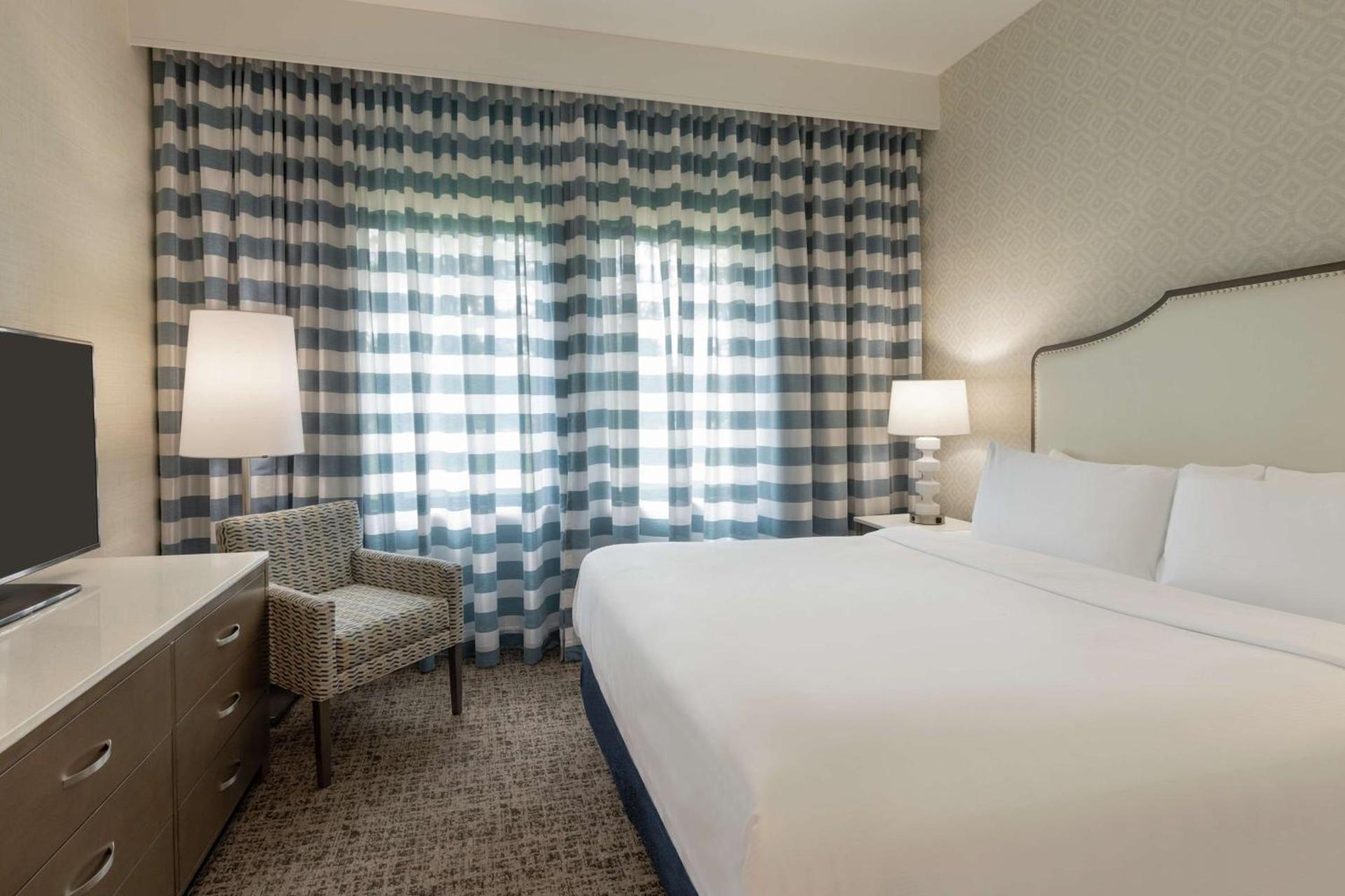 Embassy Suites by Hilton Philadelphia Valley Forge photo 42