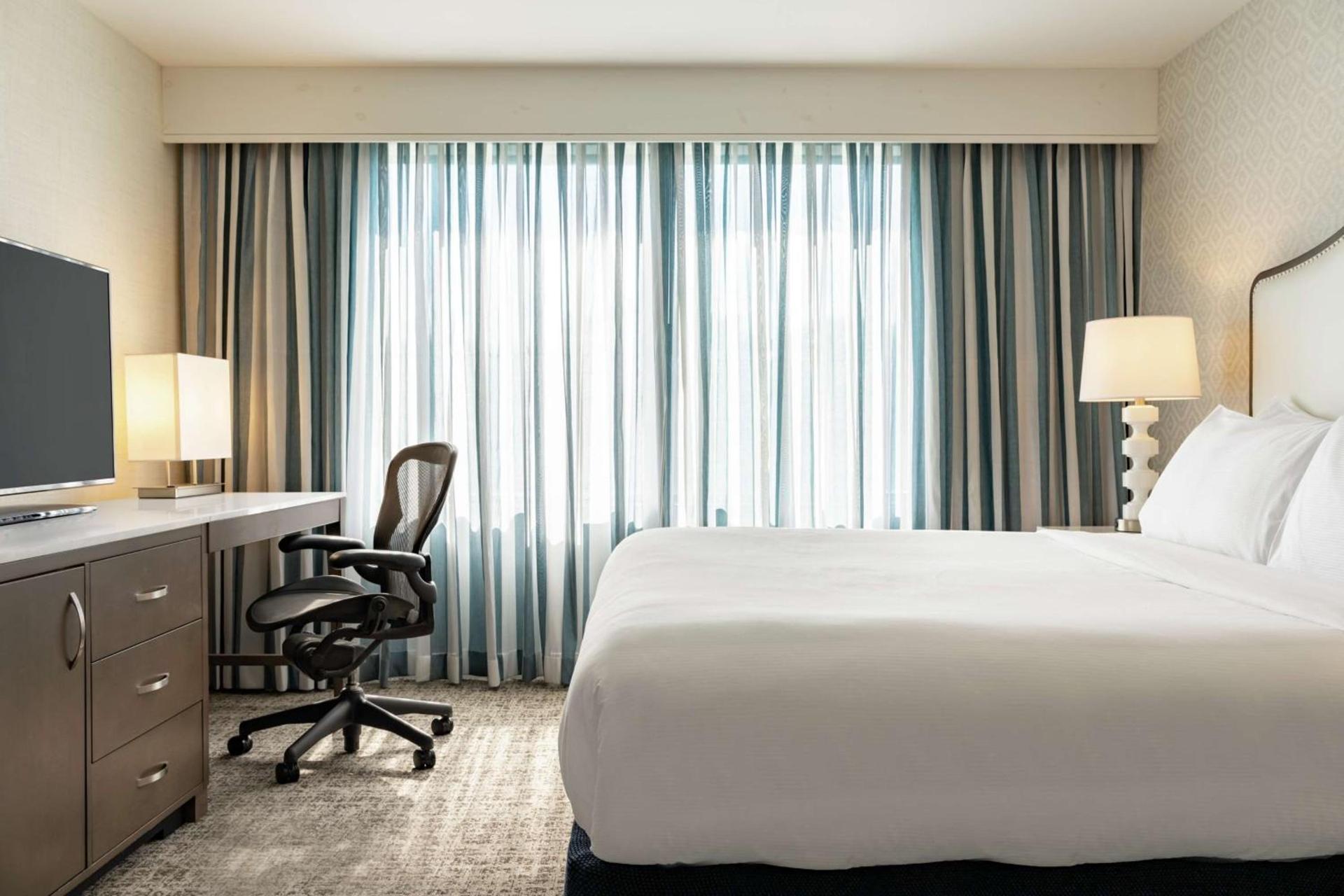 Embassy Suites by Hilton Philadelphia Valley Forge photo 44