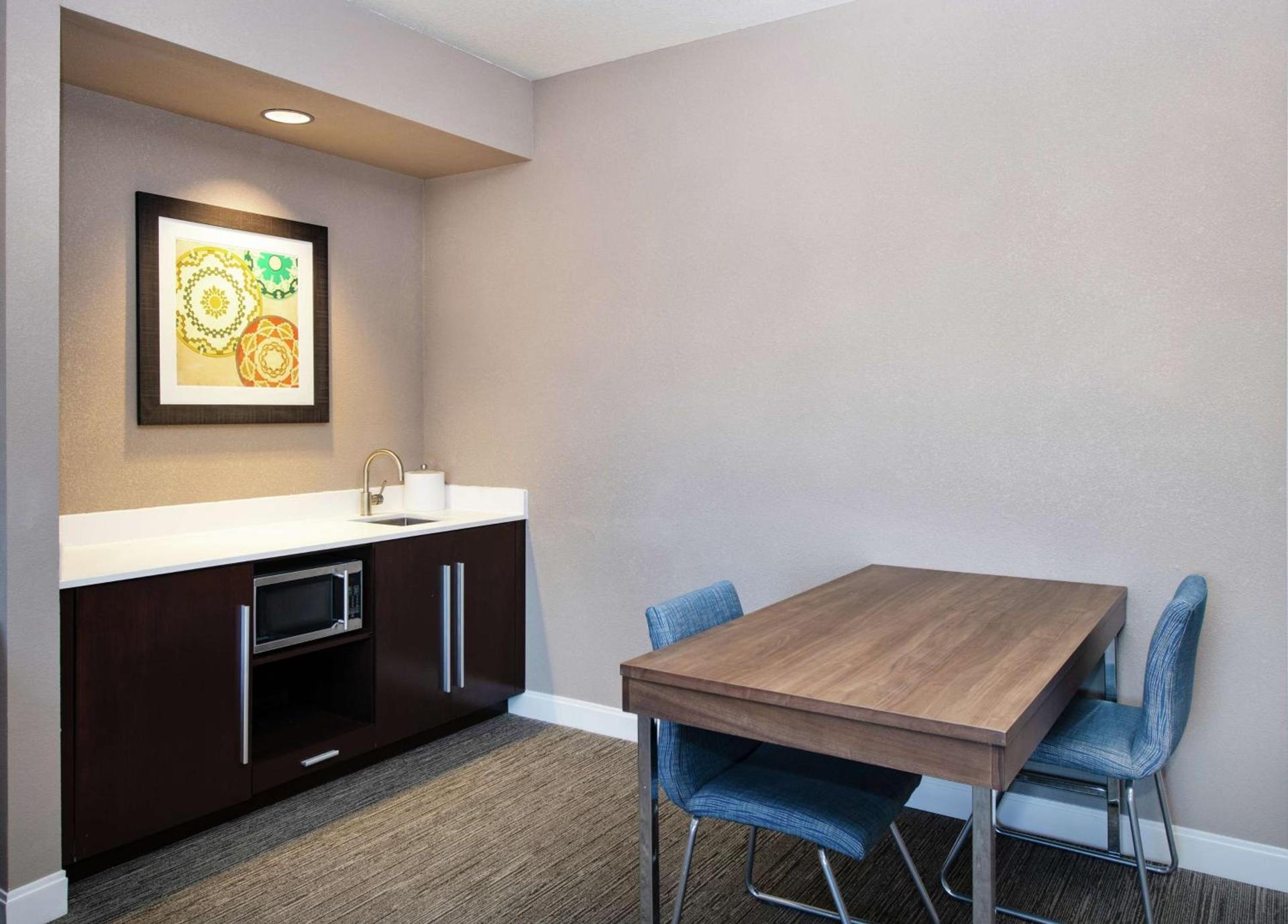 Hampton Inn Phoenix Airport North photo 39