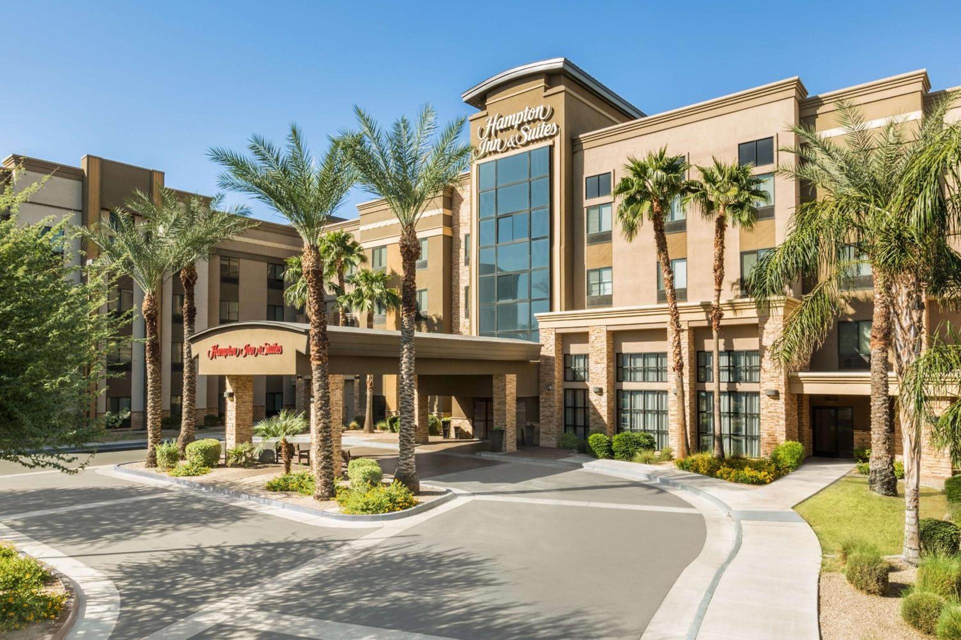 Hampton Inn & Suites Phoenix Glendale-Westgate — hotel in Glendale