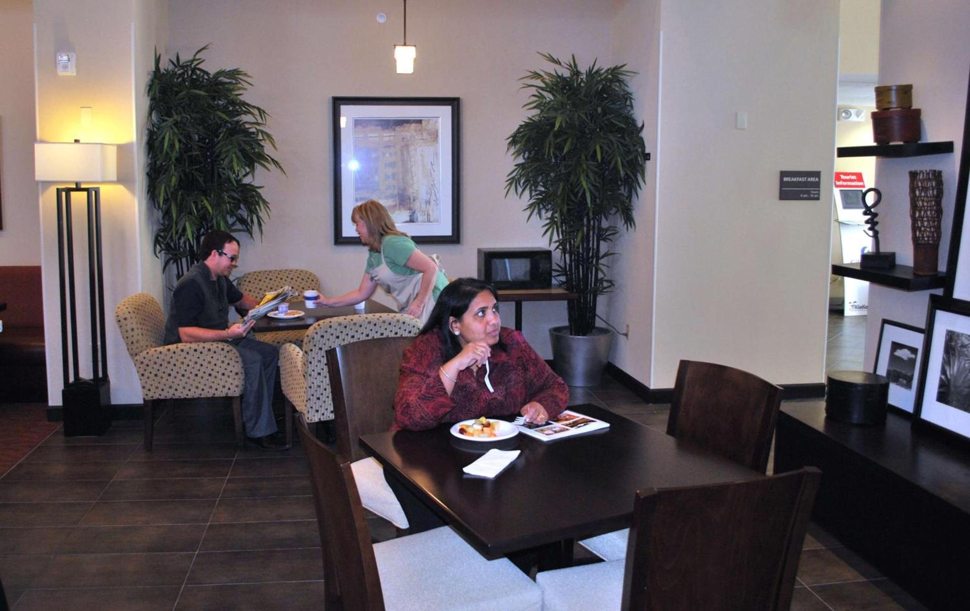 Hampton Inn & Suites Phoenix/Gilbert photo 23