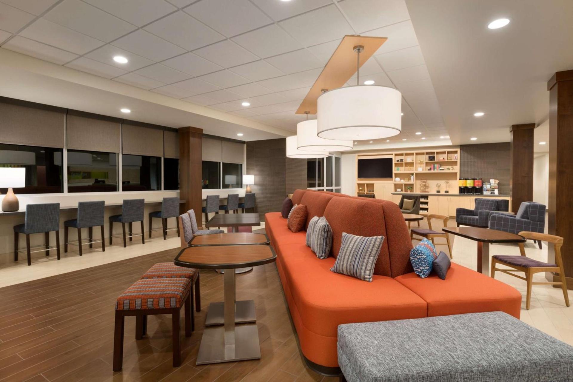 Home2 Suites By Hilton Glendale Westgate photo 4
