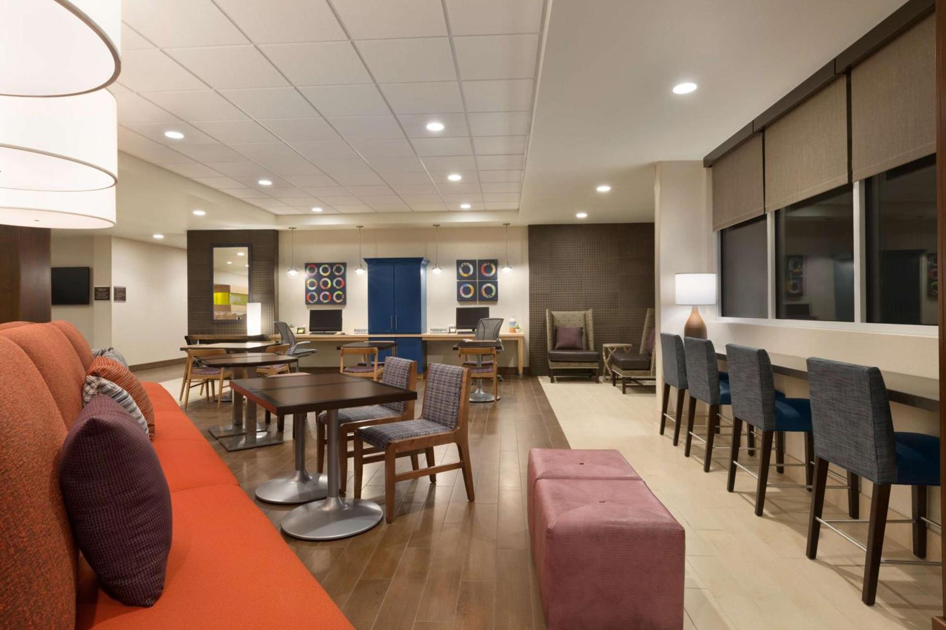 Home2 Suites By Hilton Glendale Westgate photo 5