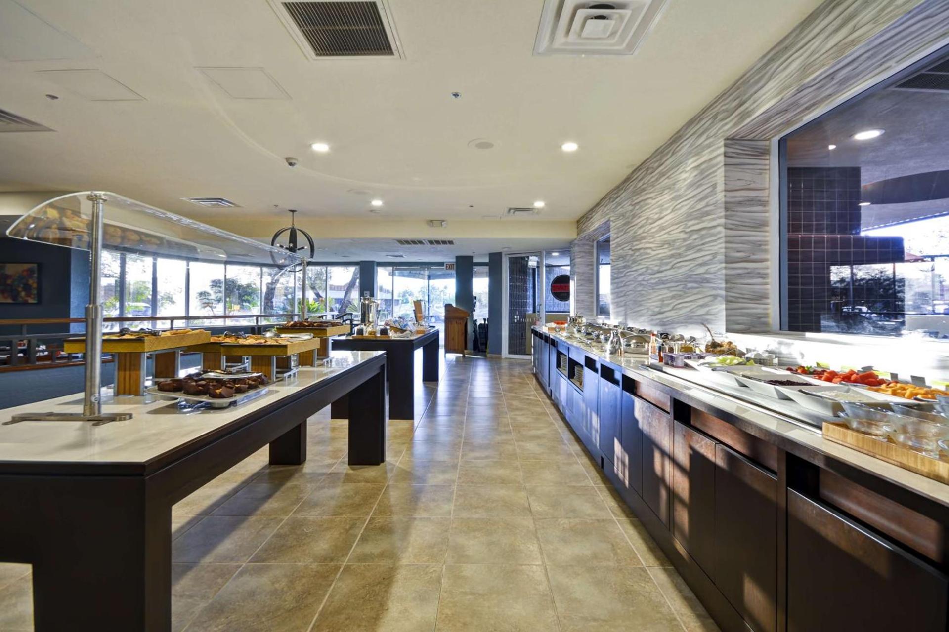 DoubleTree by Hilton Phoenix North photo 18