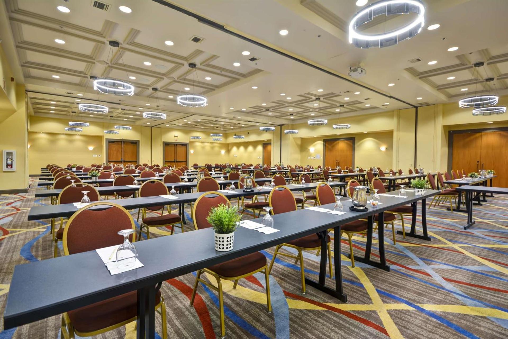 DoubleTree by Hilton Phoenix North photo 38