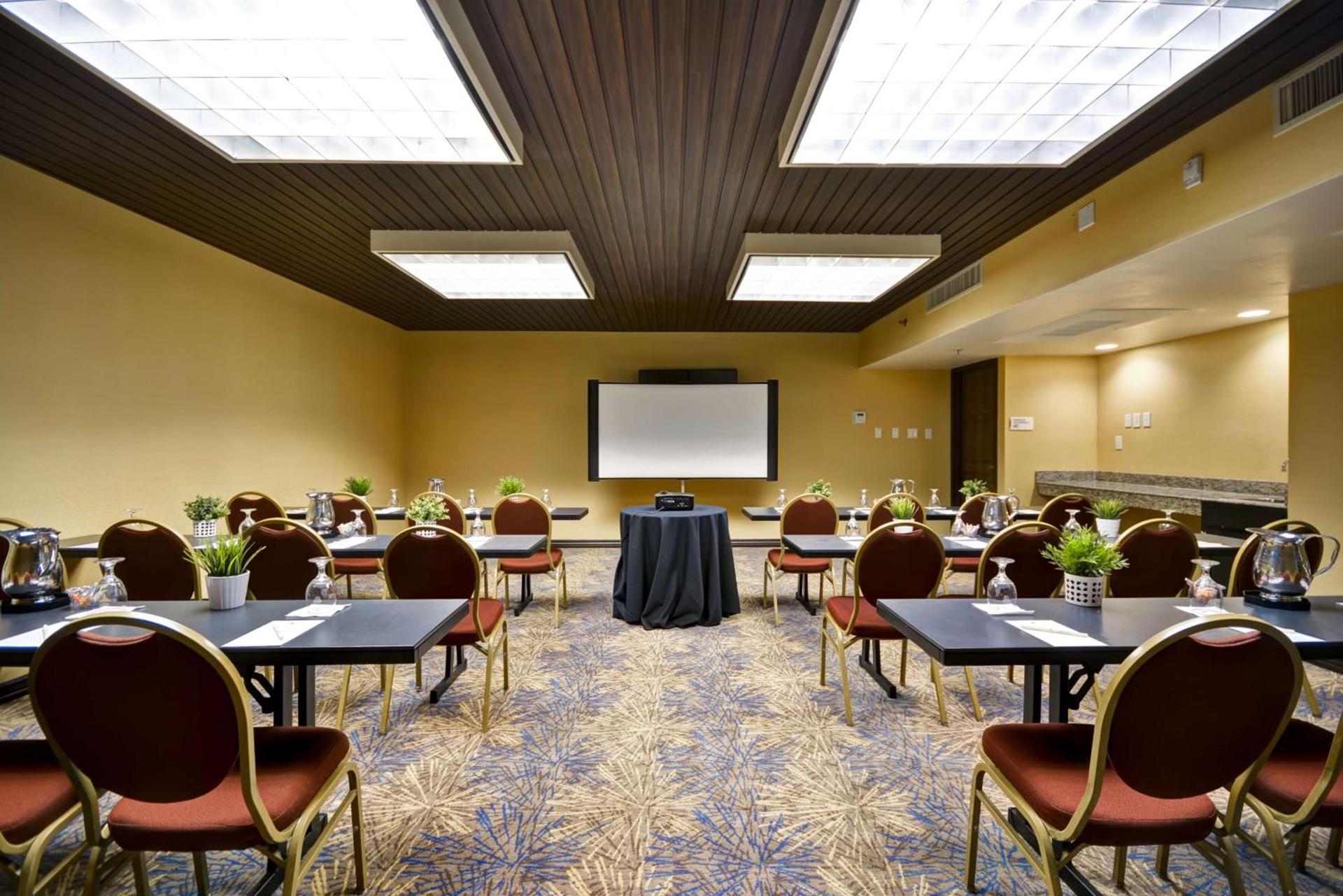 DoubleTree by Hilton Phoenix North photo 37