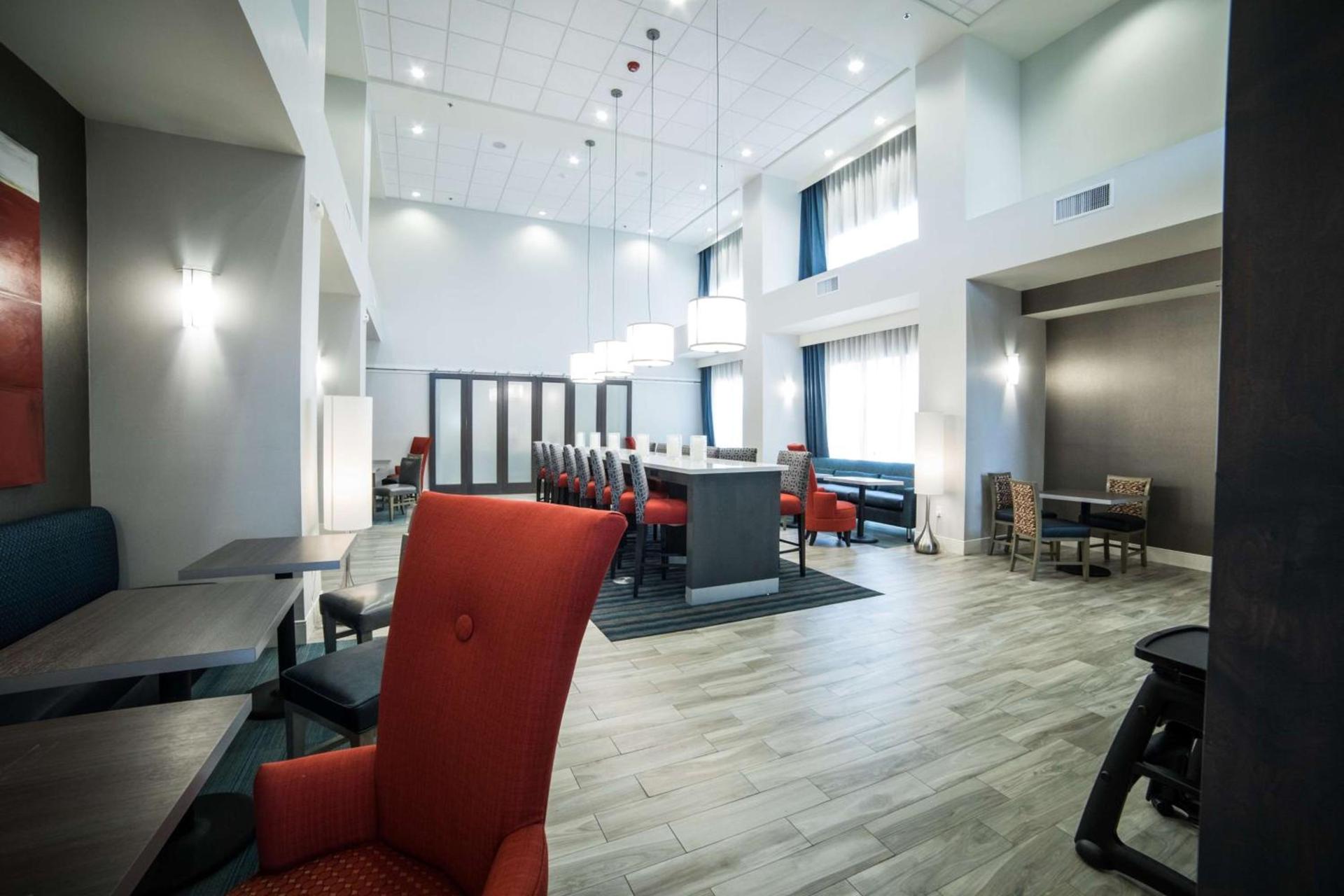 Hampton Inn & Suites Tempe/Phoenix Airport, Az photo 6