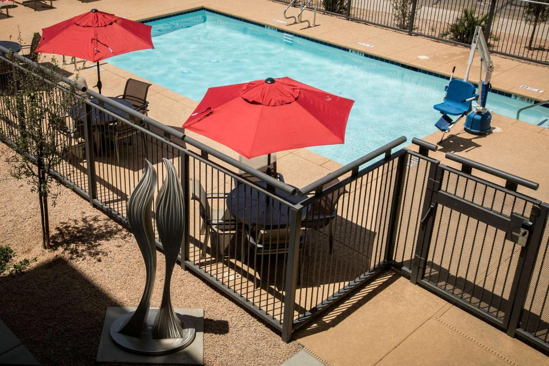 Hampton Inn & Suites Tempe/Phoenix Airport, Az photo 12