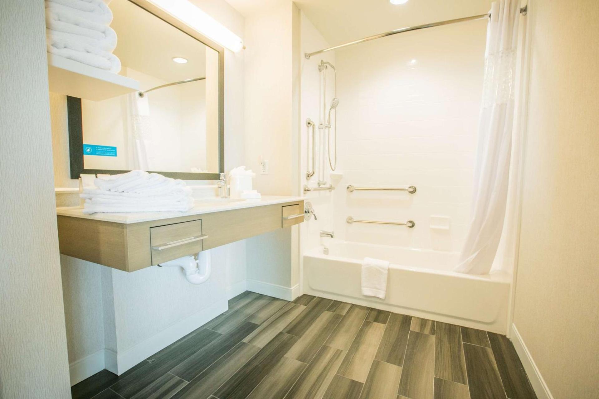 Hampton Inn & Suites Tempe/Phoenix Airport, Az photo 24