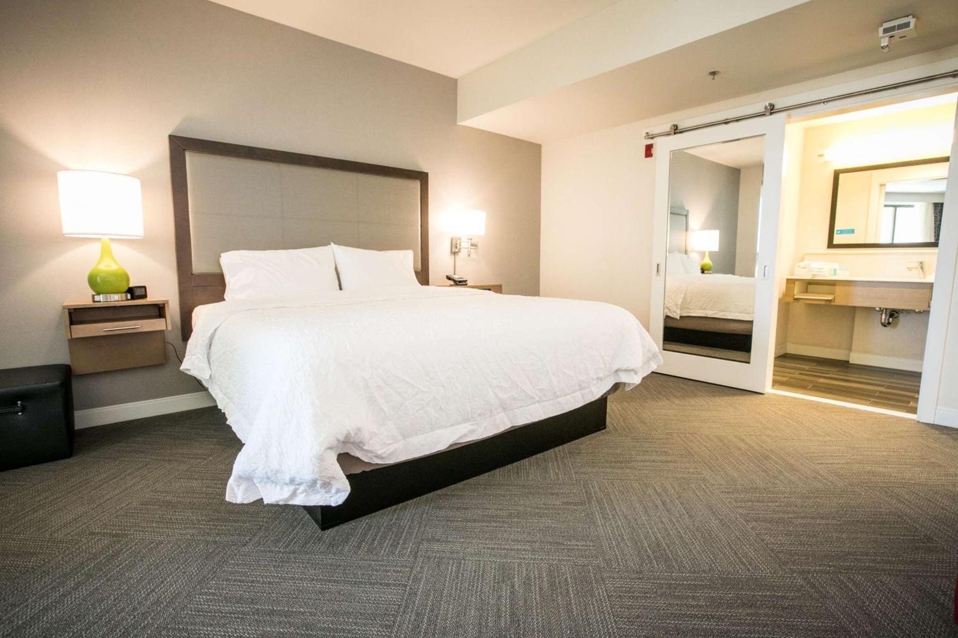 Hampton Inn & Suites Tempe/Phoenix Airport, Az photo 31