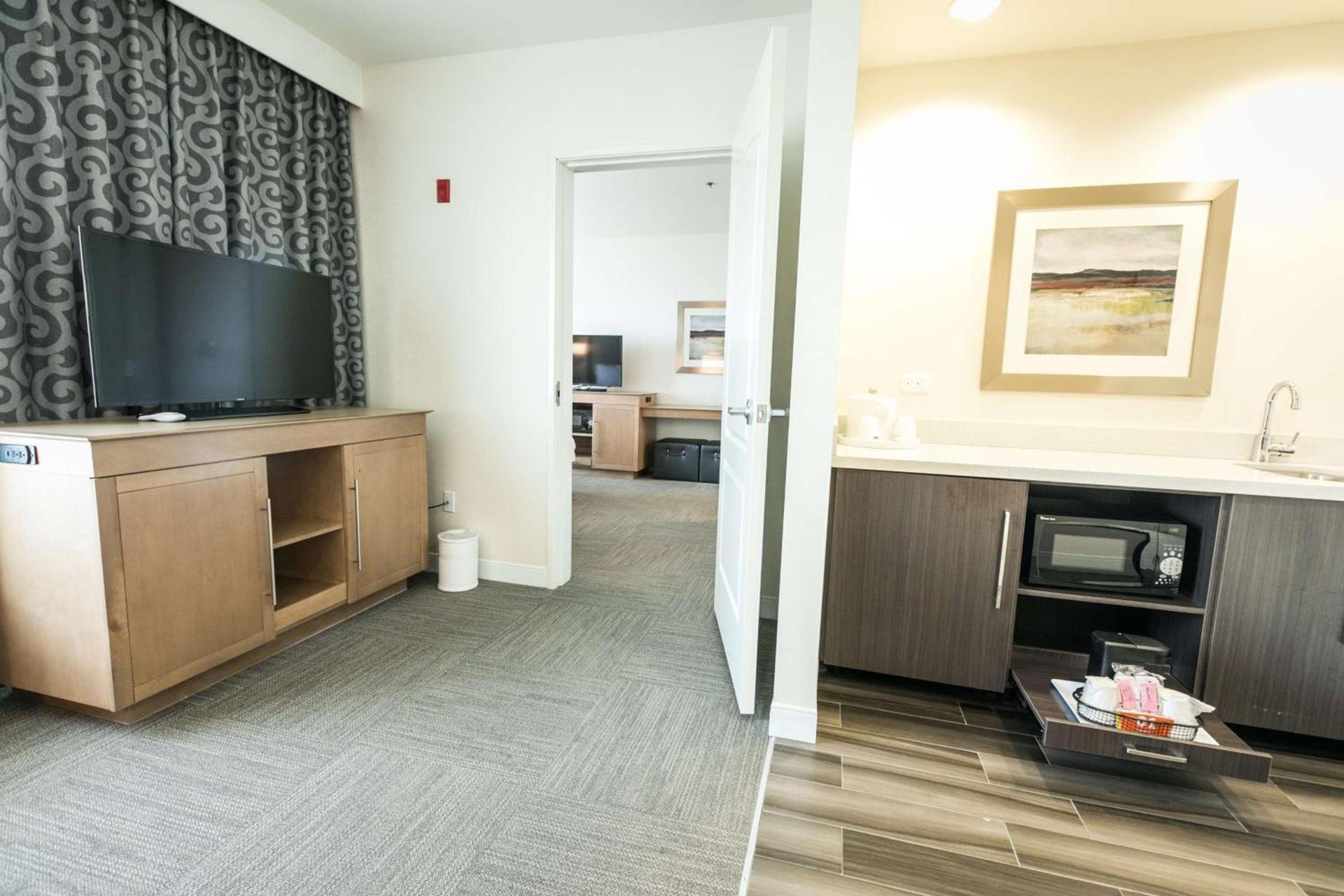 Hampton Inn & Suites Tempe/Phoenix Airport, Az photo 40