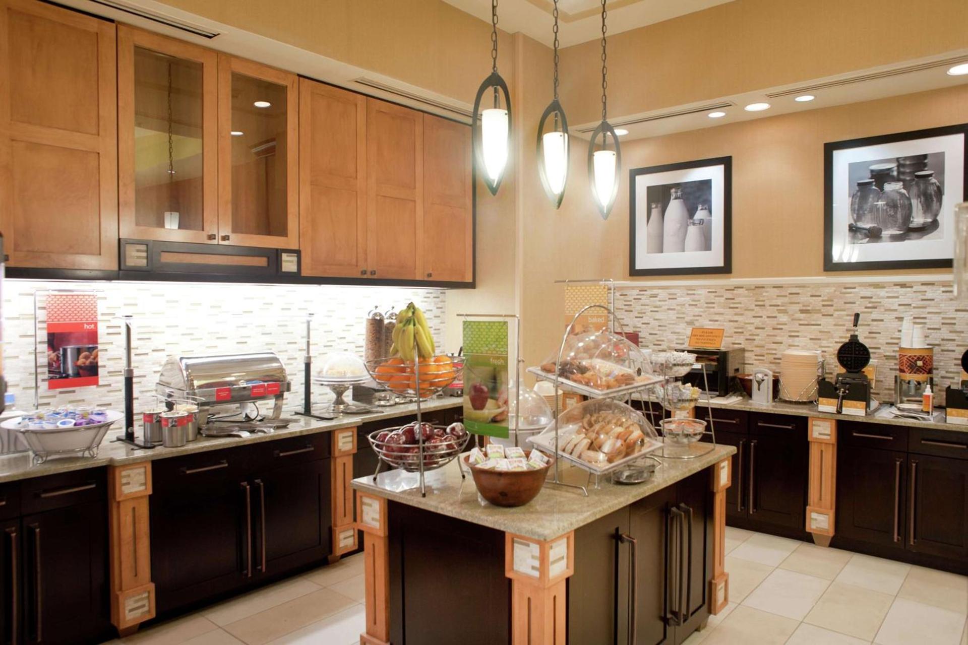Hampton Inn & Suites St. Petersburg/Downtown photo 18