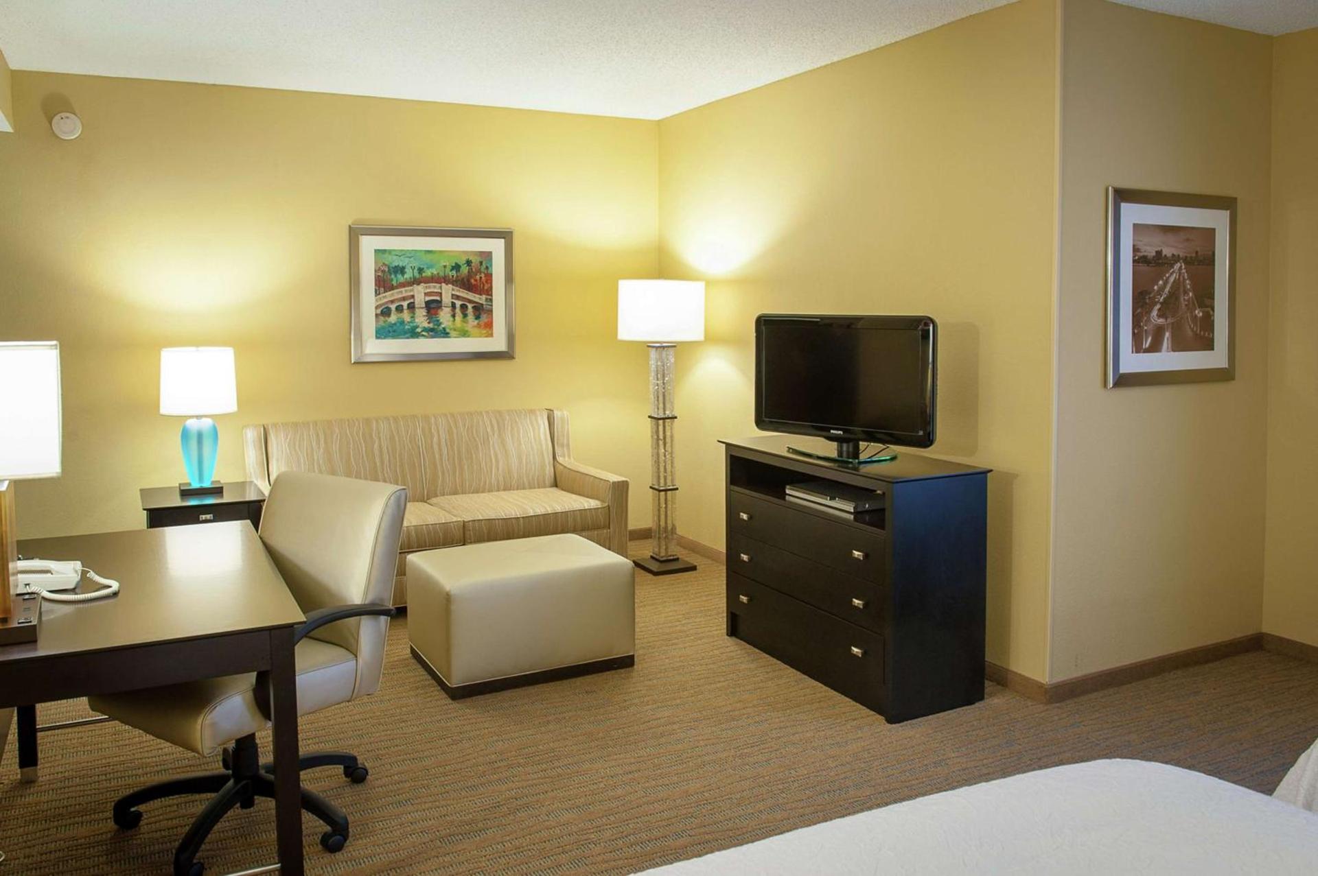 Hampton Inn & Suites St. Petersburg/Downtown photo 37