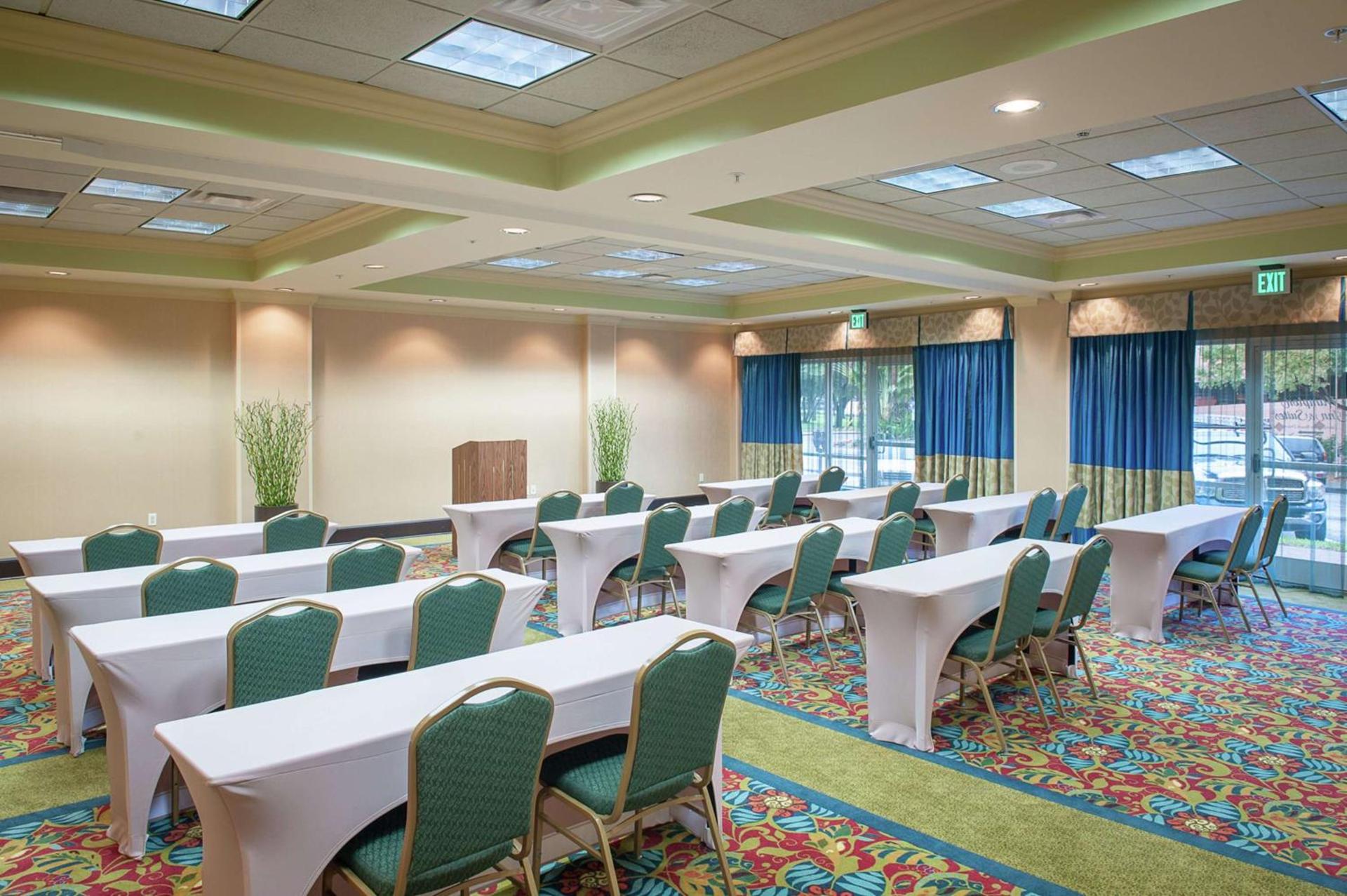 Hampton Inn & Suites St. Petersburg/Downtown photo 40
