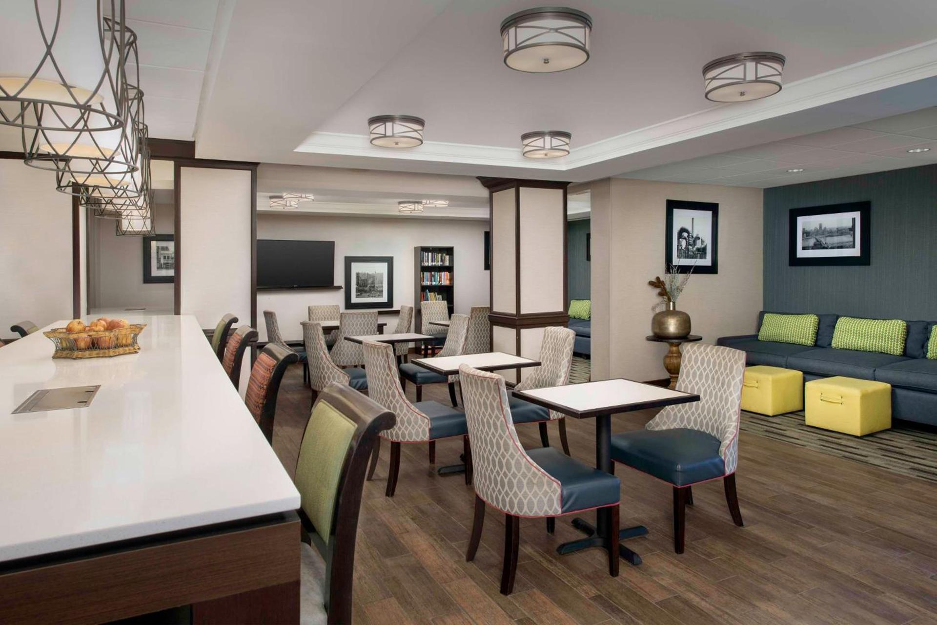 Hampton Inn Pittsburgh-Monroeville photo 7