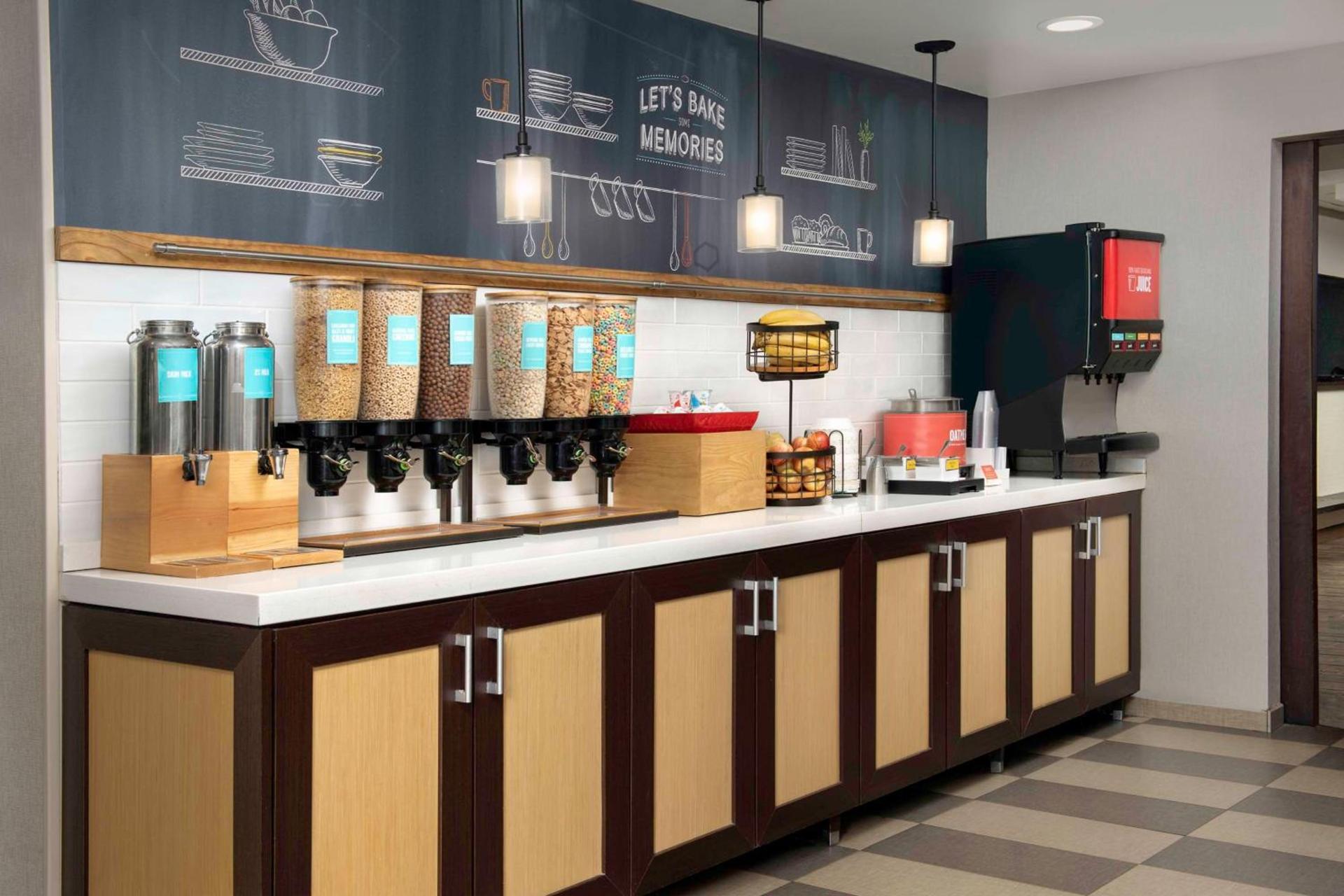 Hampton Inn Pittsburgh-Monroeville photo 10