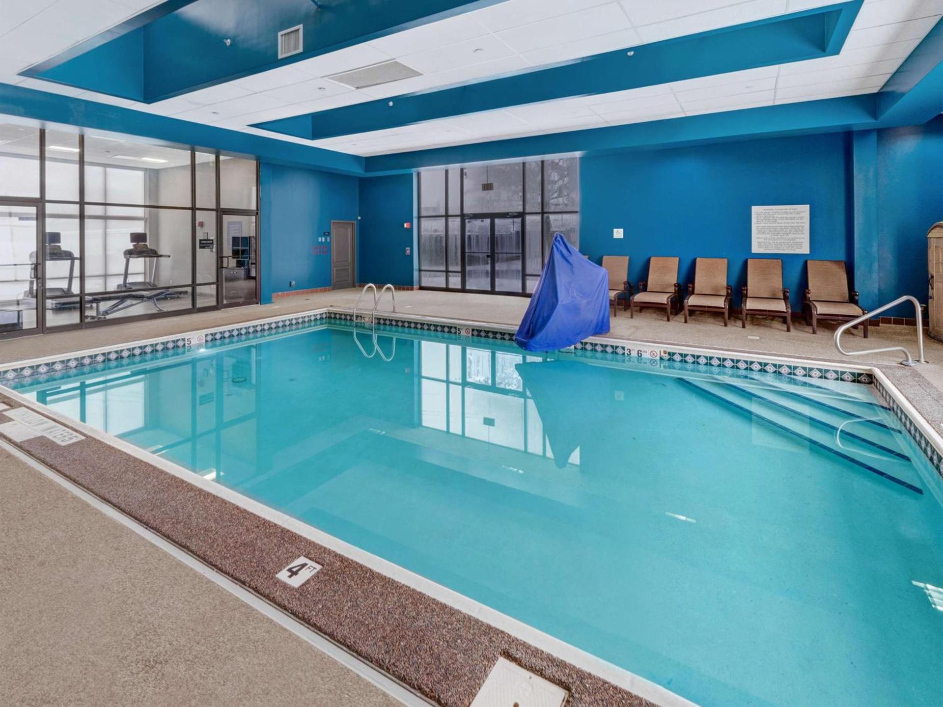 Hampton Inn Pittsburgh-Monroeville photo 9