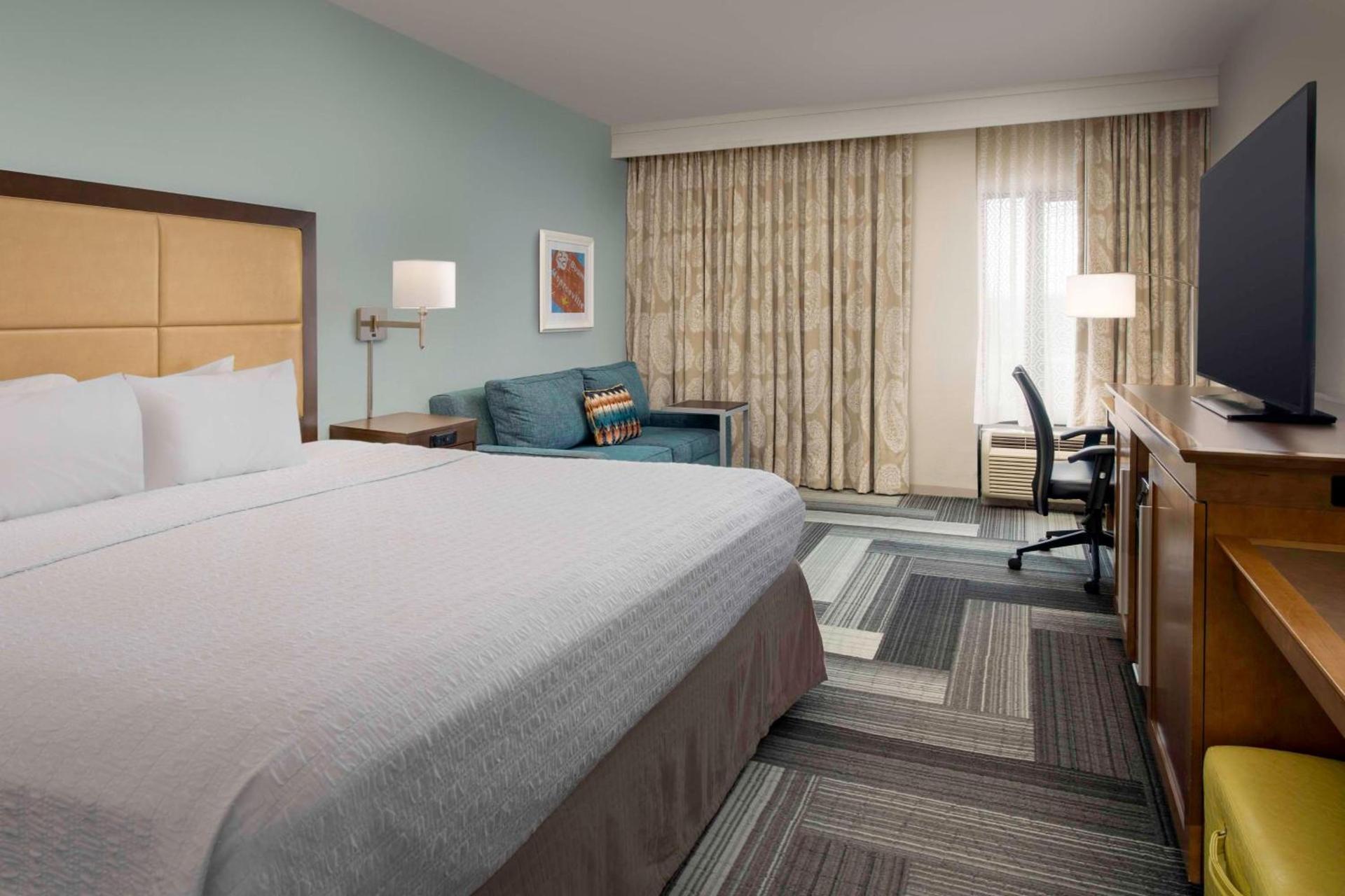 Hampton Inn Pittsburgh-Monroeville photo 17