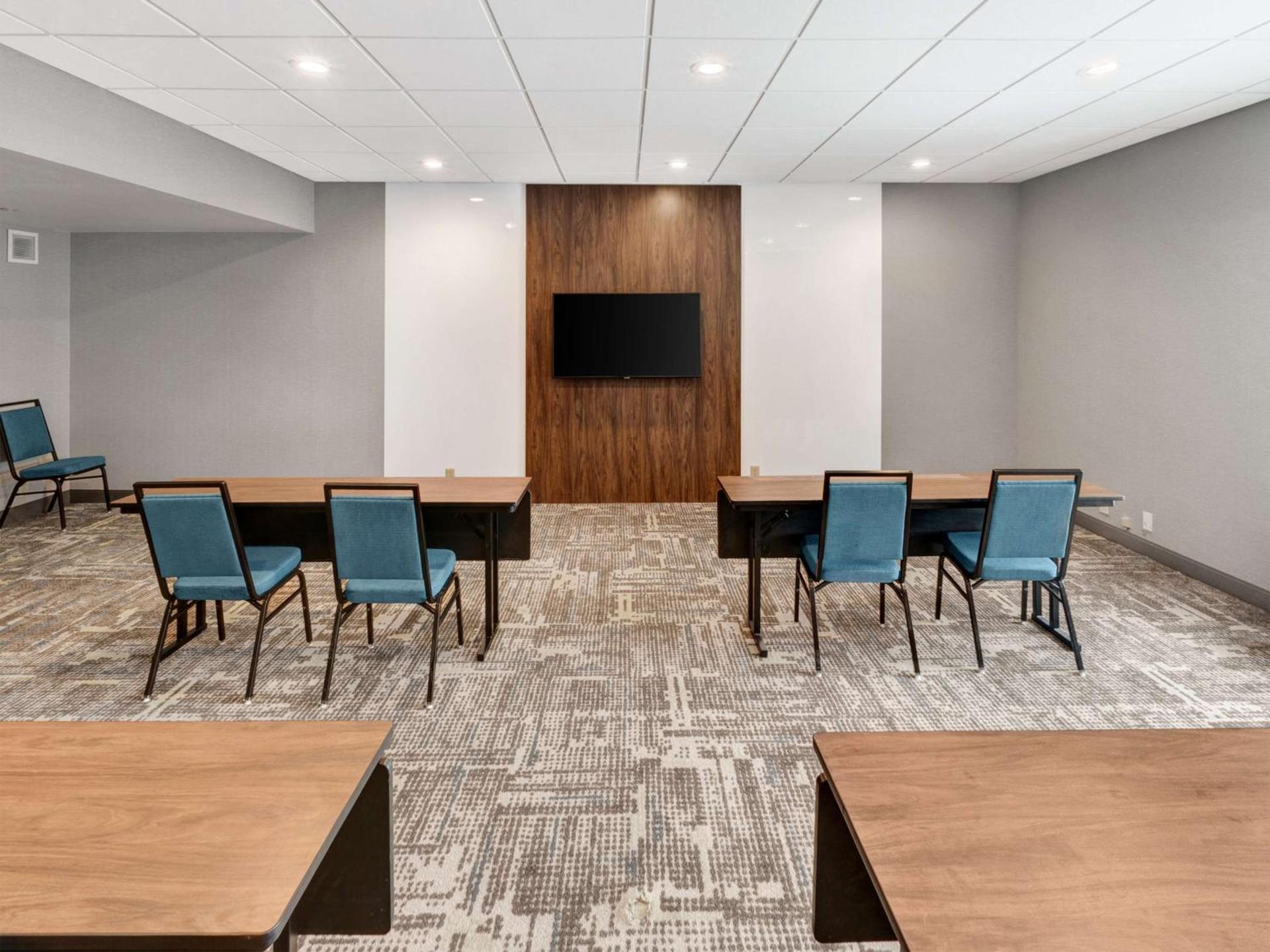 Hampton Inn Pittsburgh-Monroeville photo 20