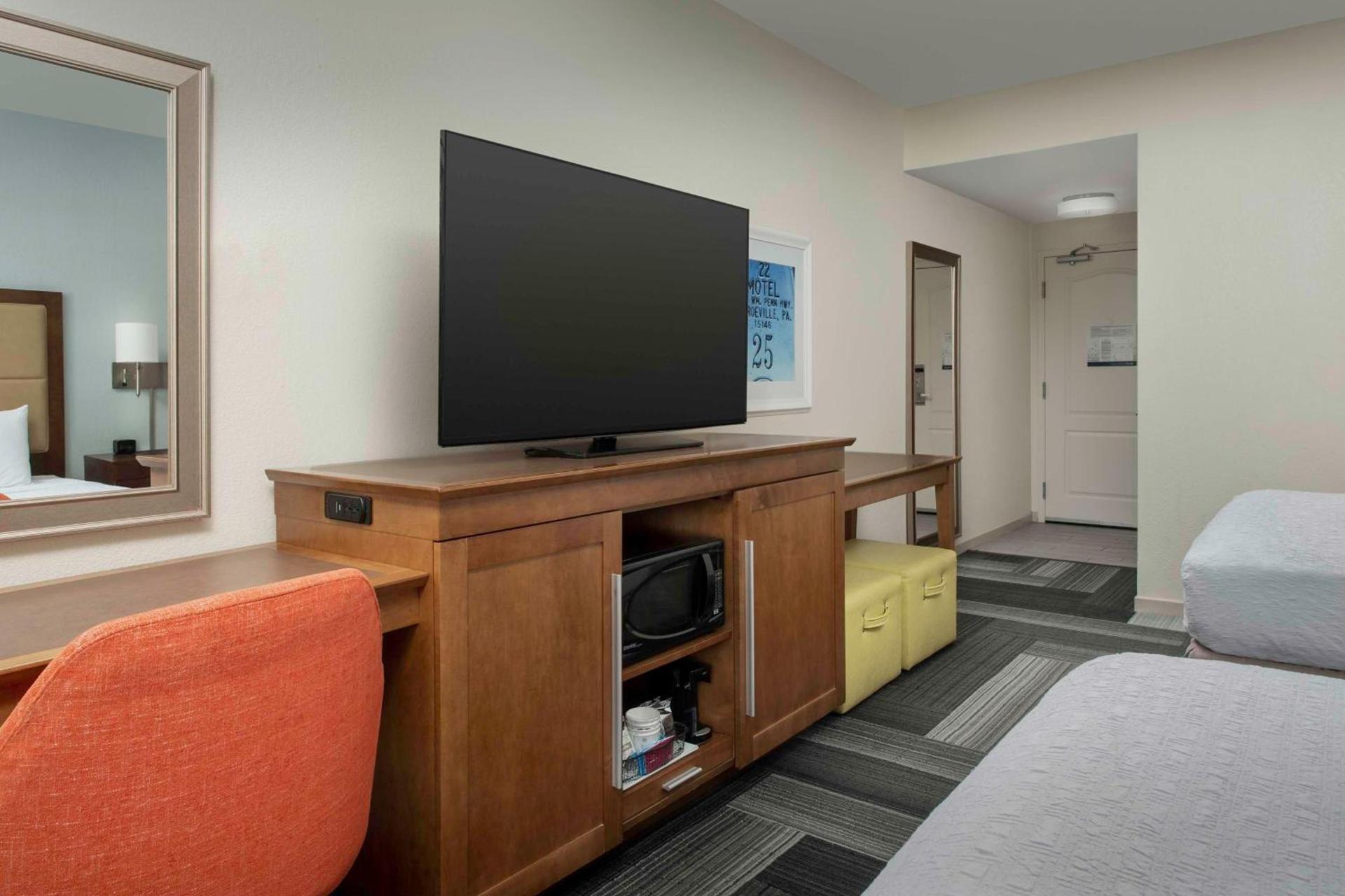 Hampton Inn Pittsburgh-Monroeville photo 23