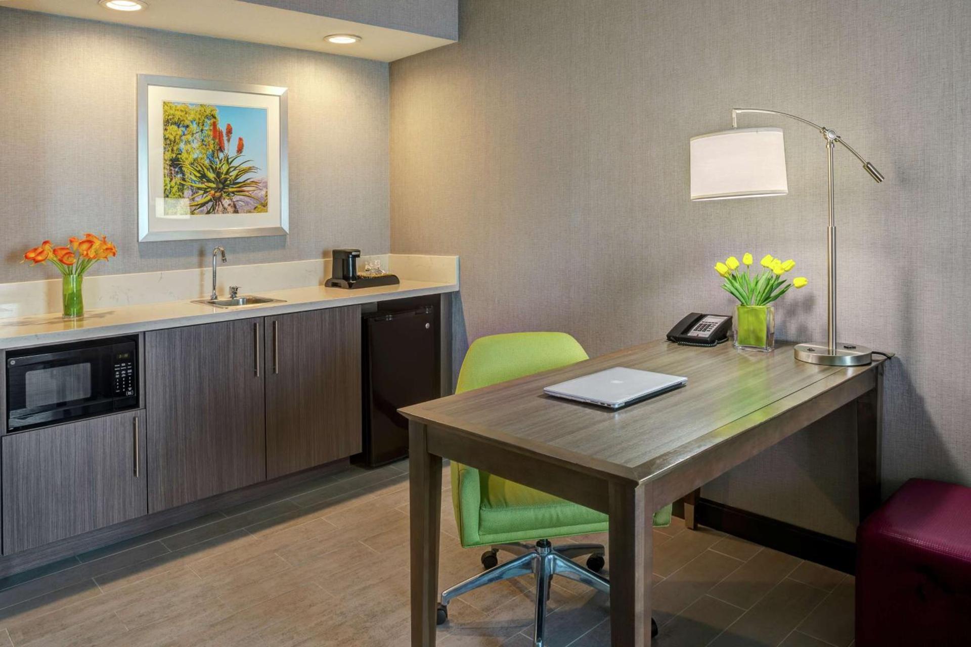 Hampton Inn & Suites Palm Desert photo 26
