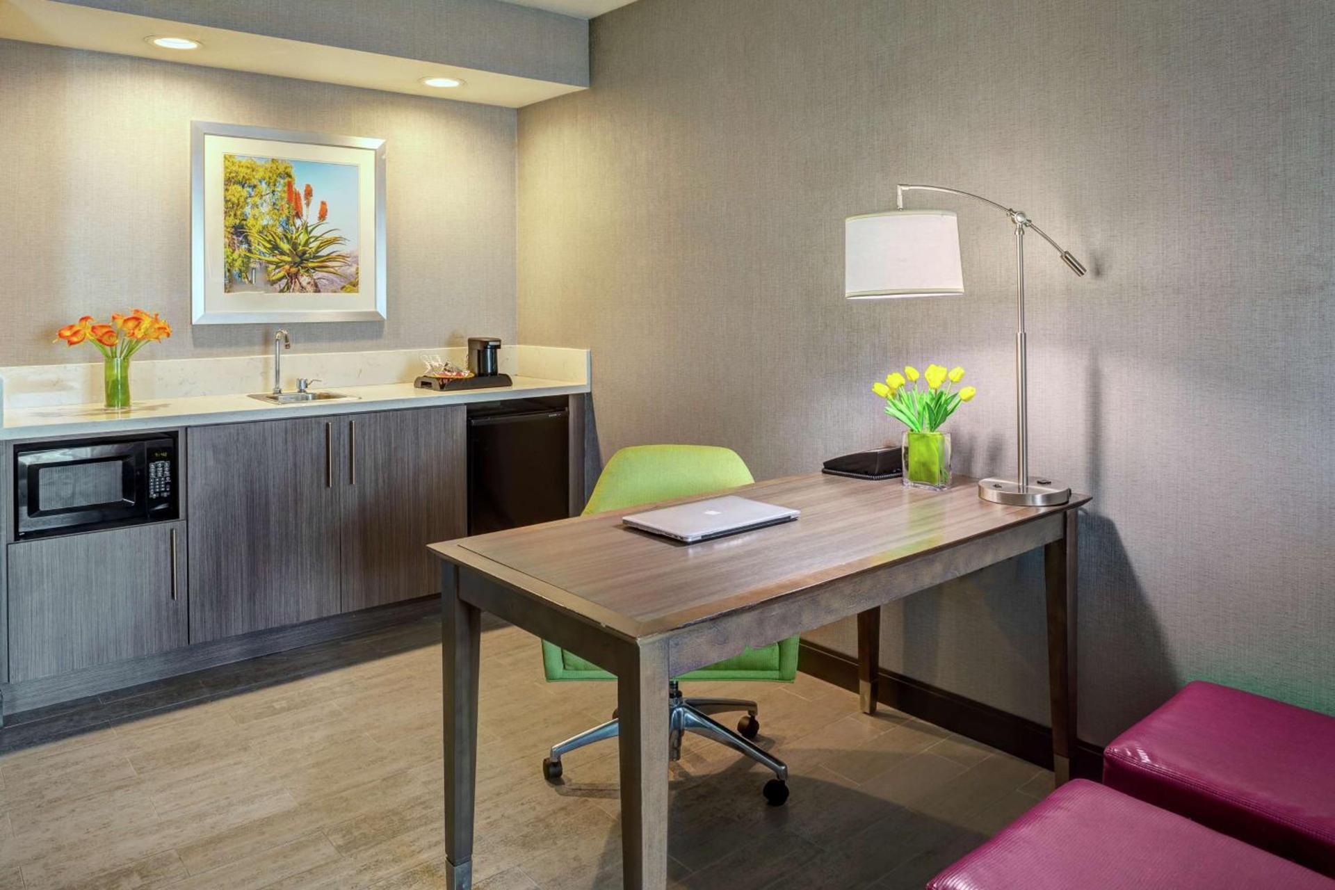 Hampton Inn & Suites Palm Desert photo 34