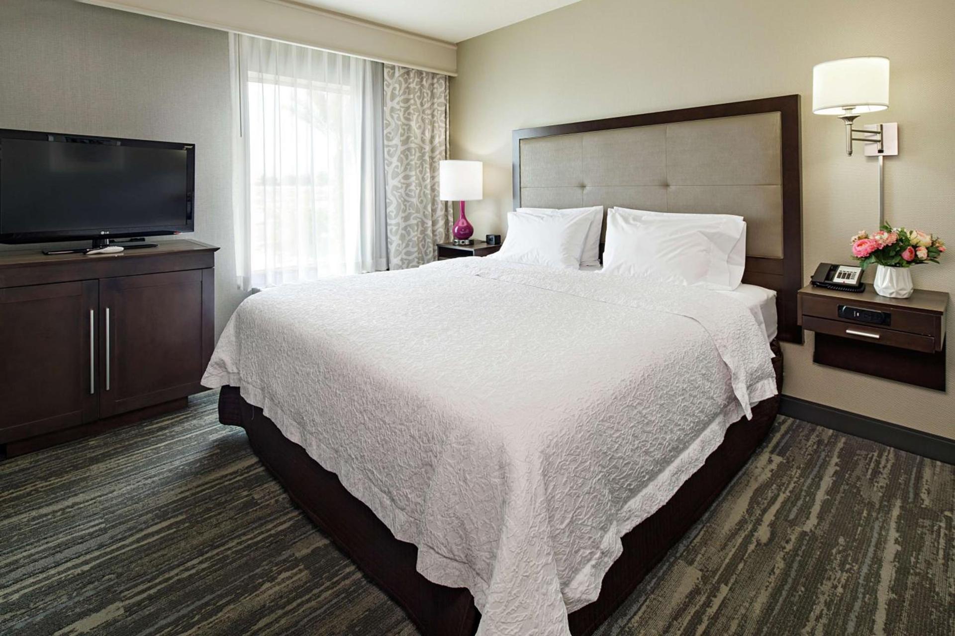 Hampton Inn & Suites Palm Desert photo 35