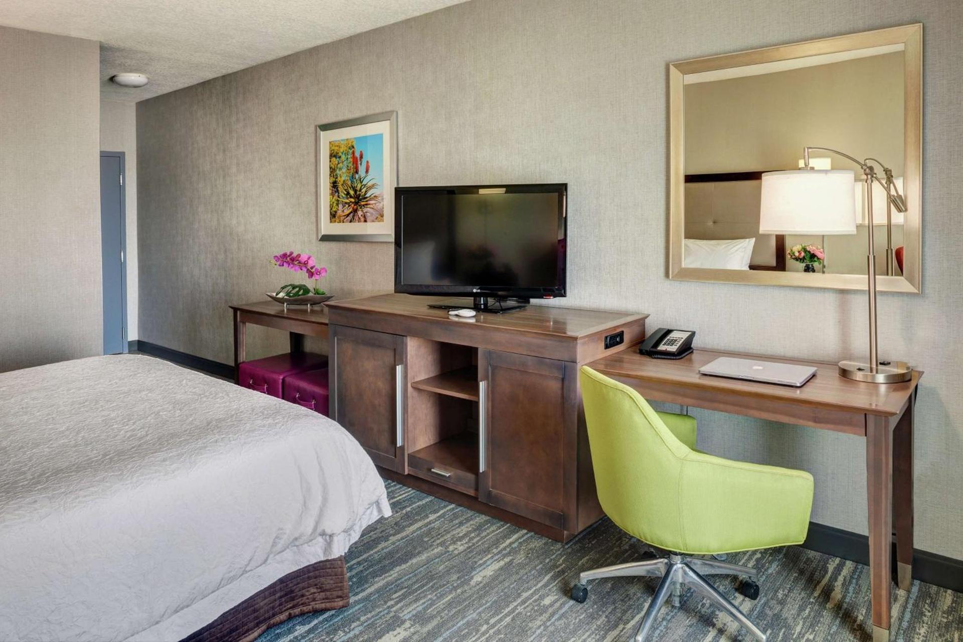 Hampton Inn & Suites Palm Desert photo 44