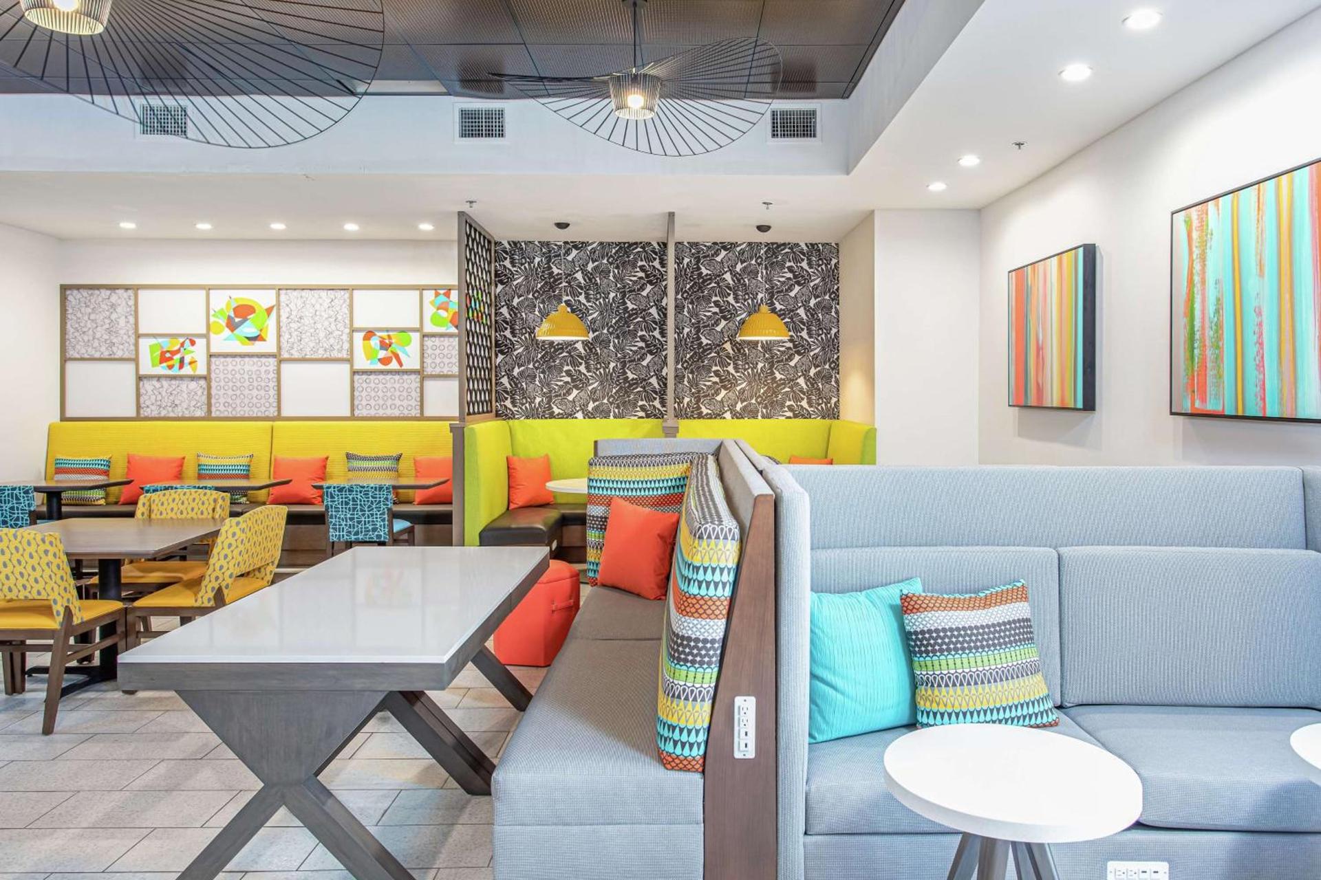 Hampton Inn Pensacola Beach photo 2