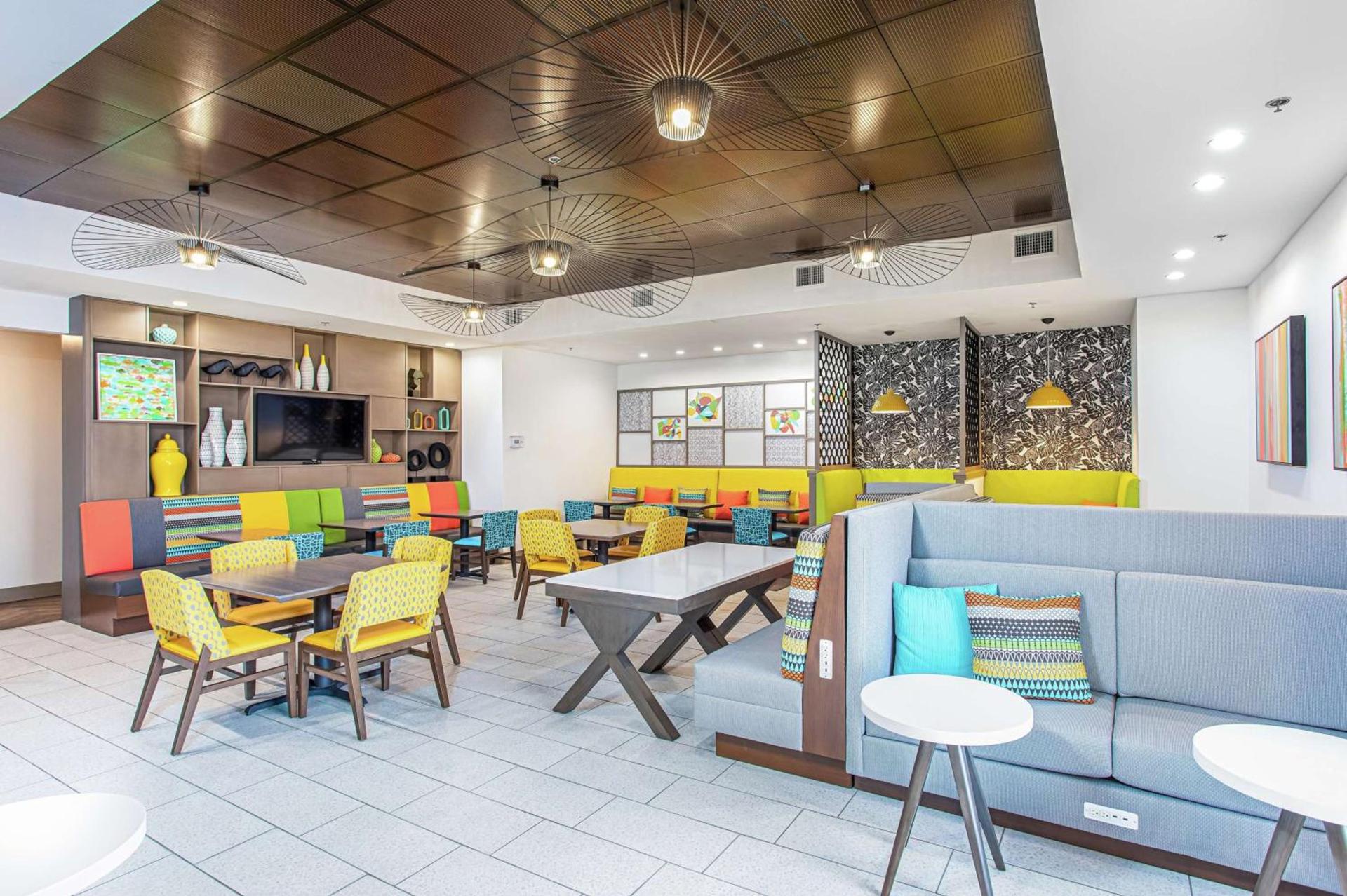 Hampton Inn Pensacola Beach photo 4
