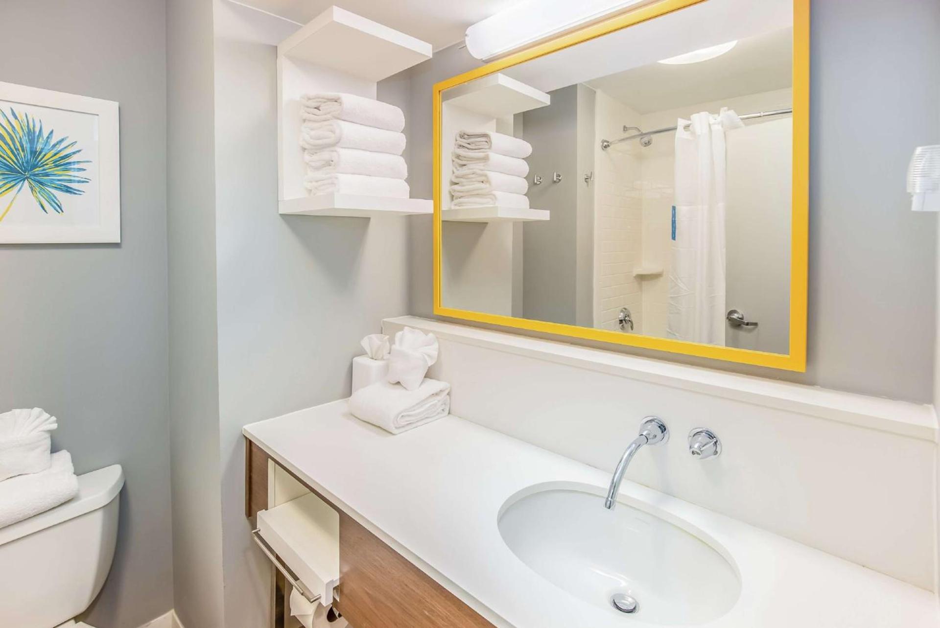 Hampton Inn Pensacola Beach photo 21