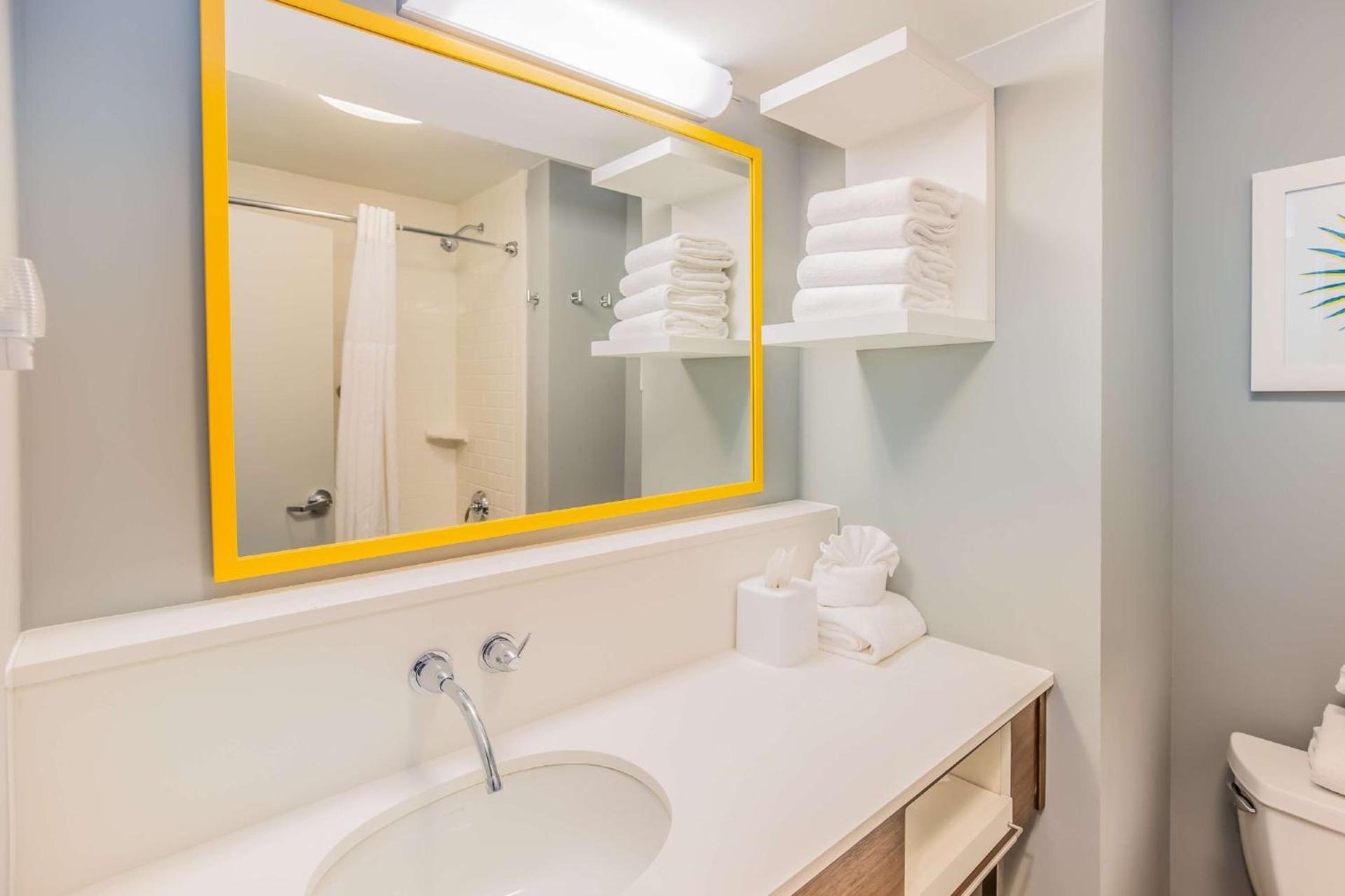 Hampton Inn Pensacola Beach photo 30
