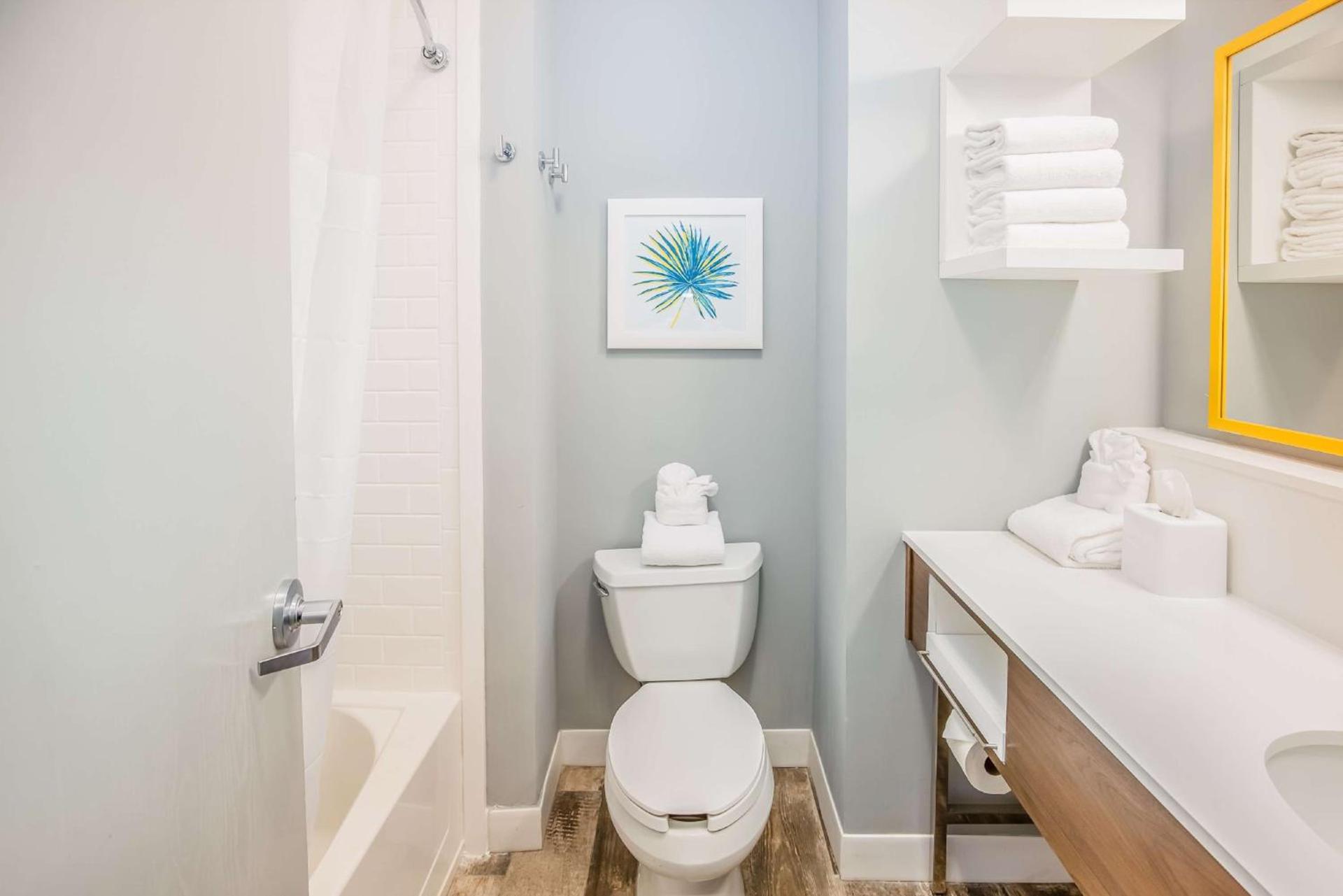 Hampton Inn Pensacola Beach photo 32