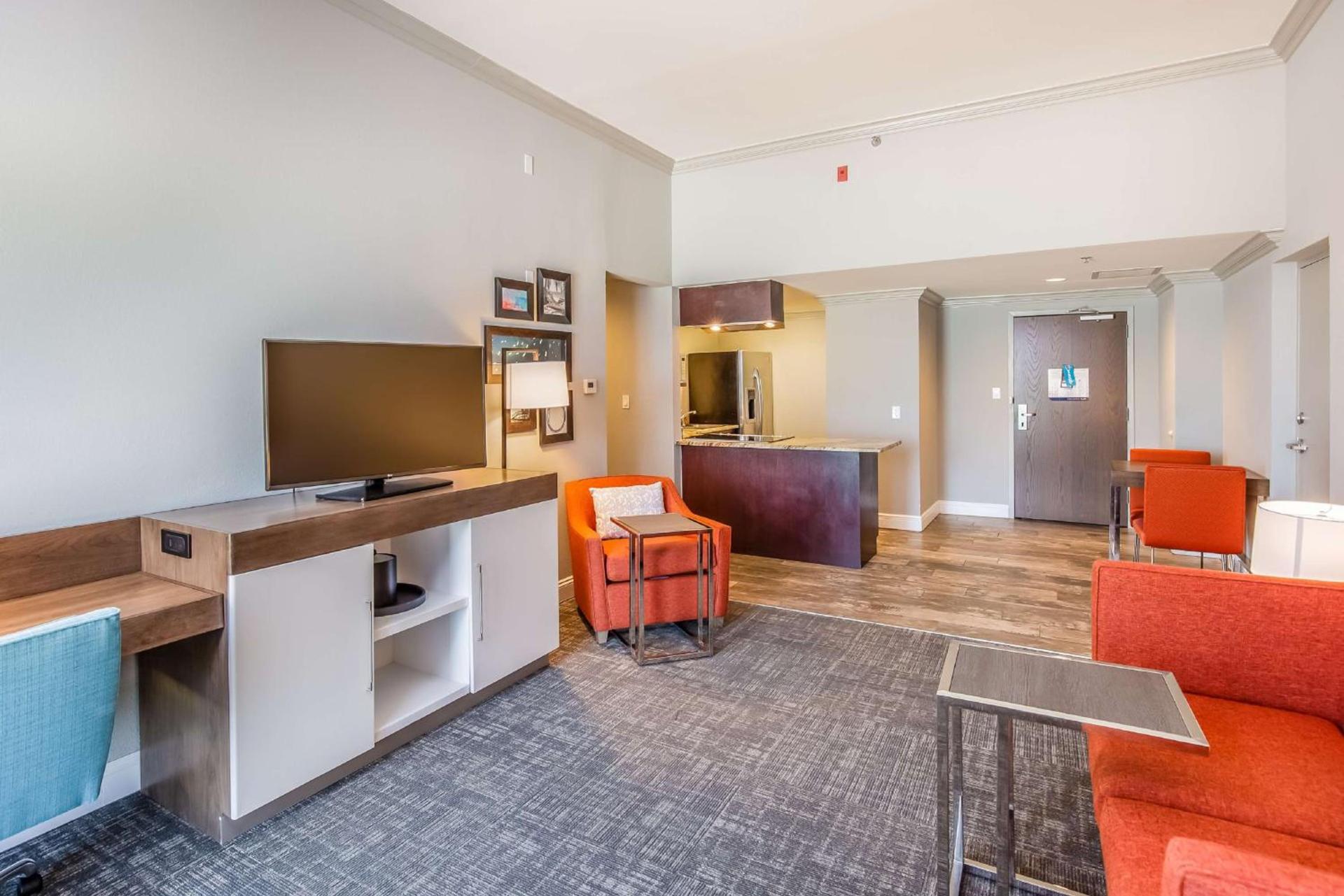 Hampton Inn Pensacola Beach photo 35
