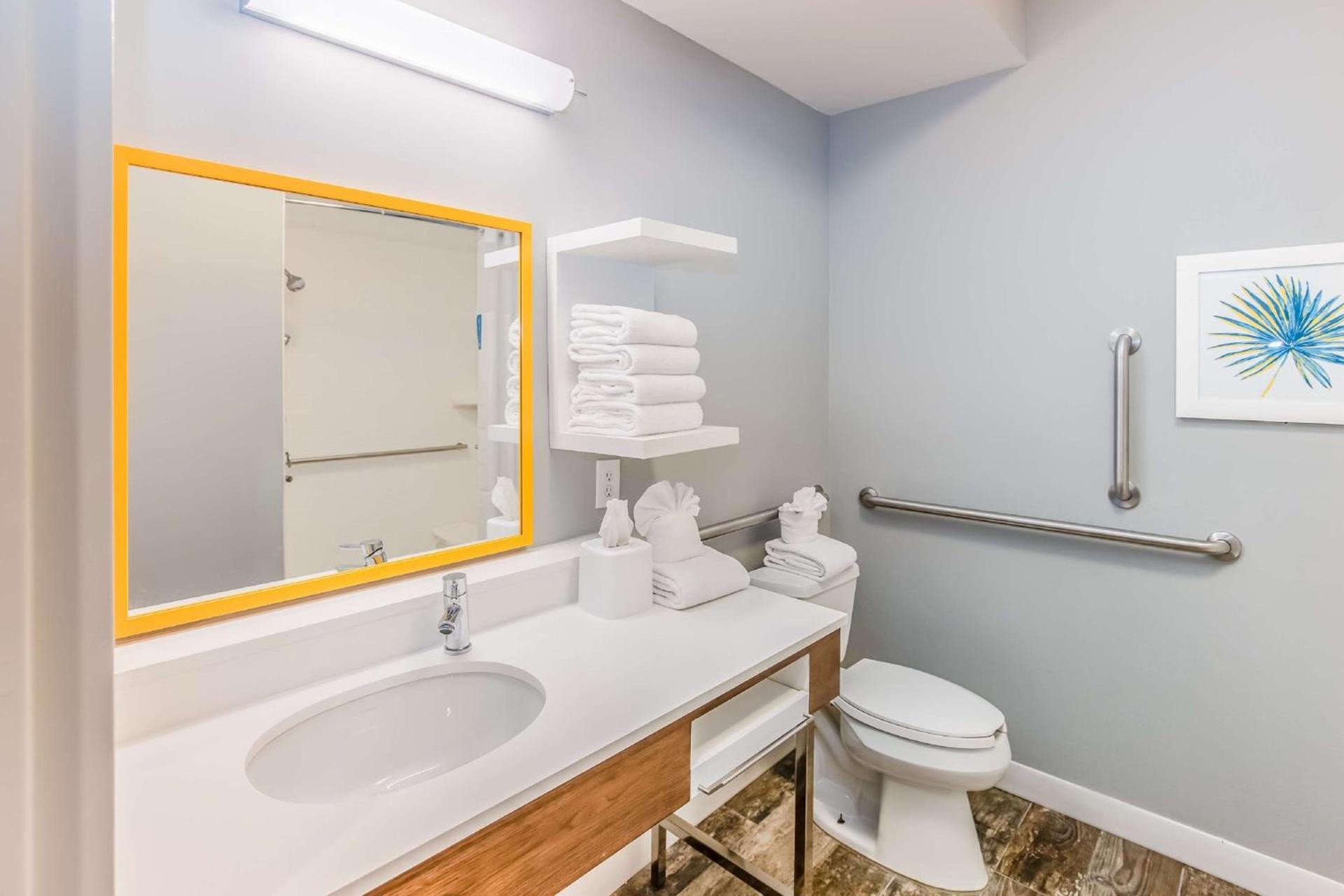 Hampton Inn Pensacola Beach photo 50
