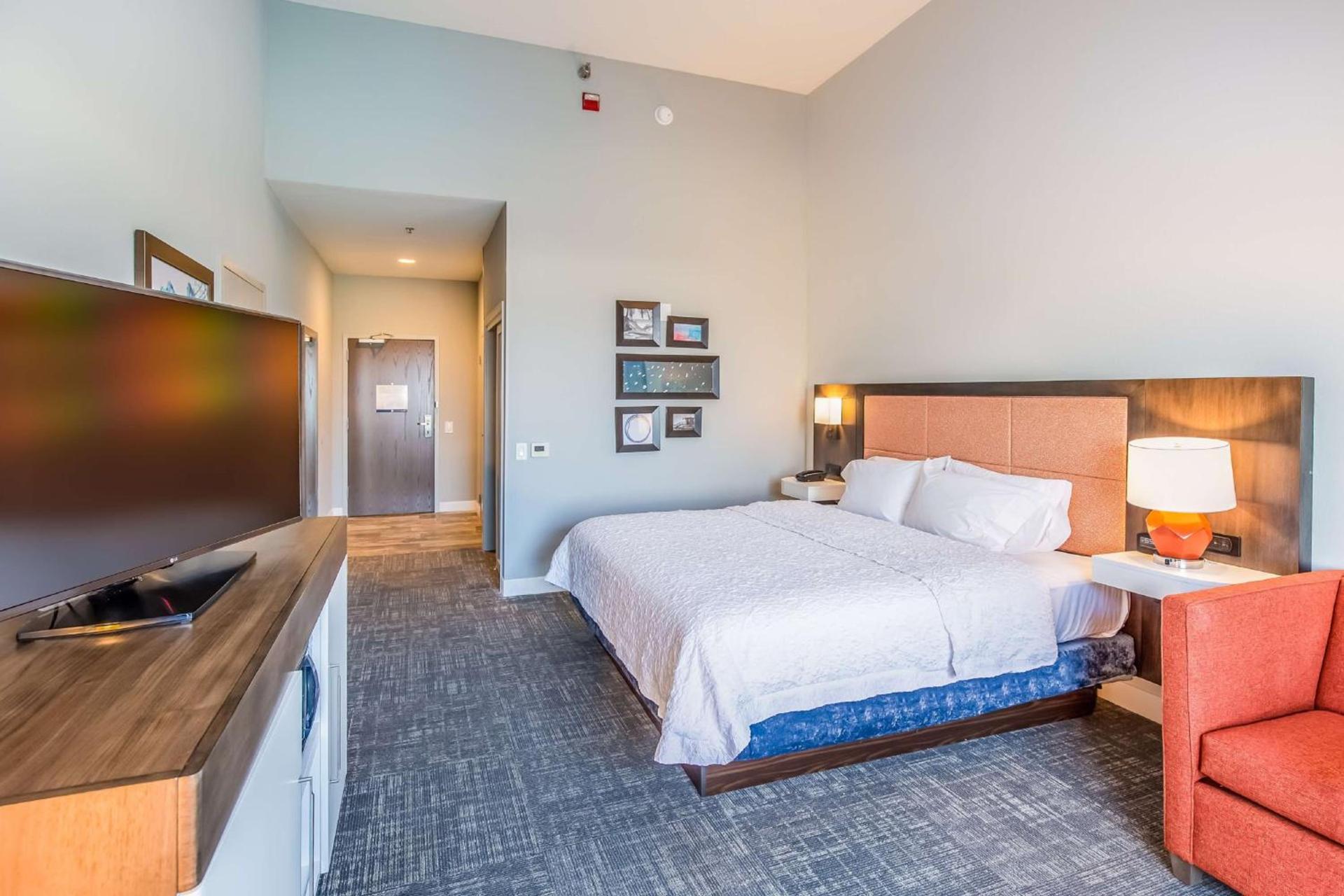 Hampton Inn Pensacola Beach photo 59