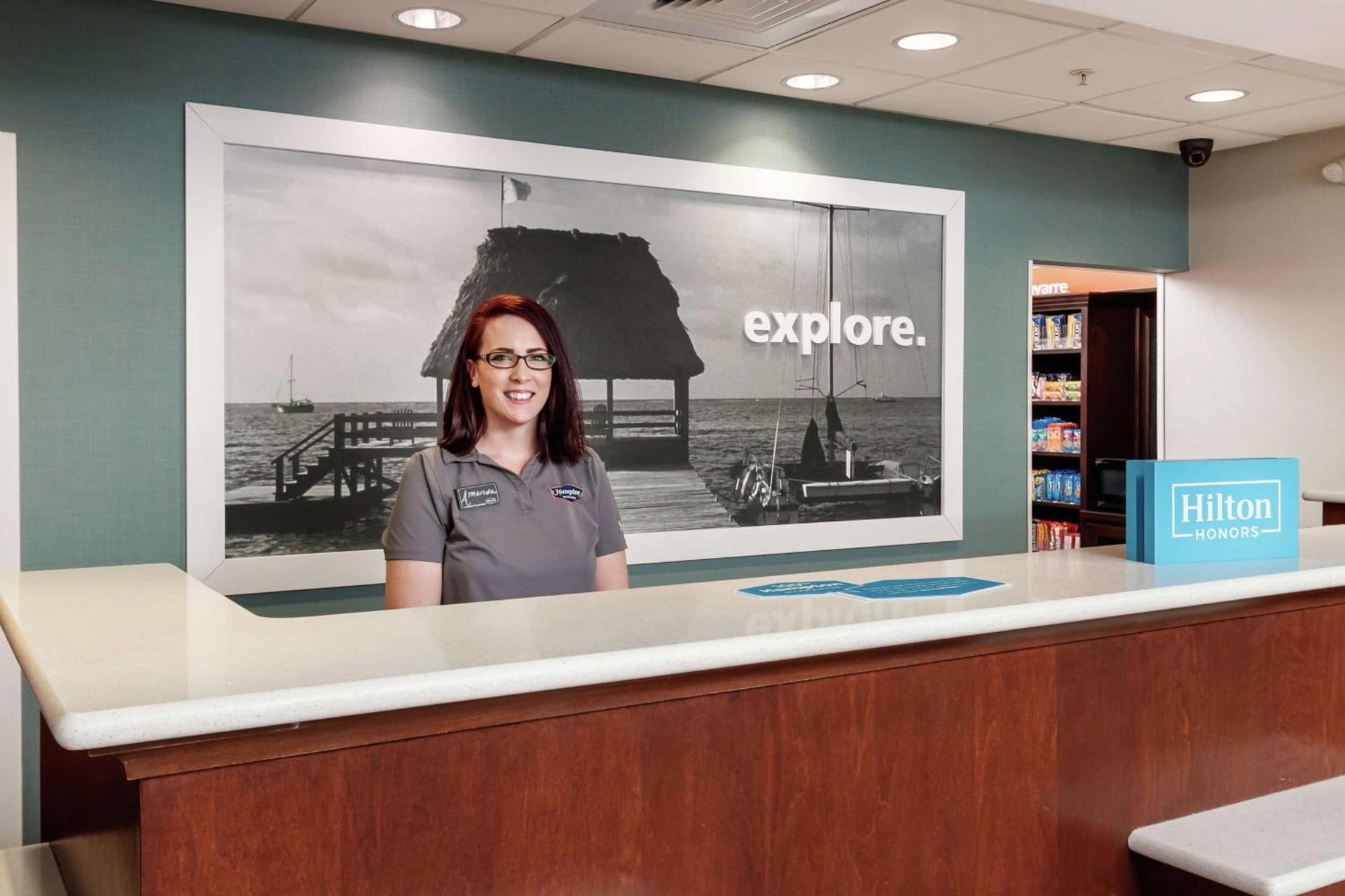 Hampton Inn & Suites Navarre photo 2