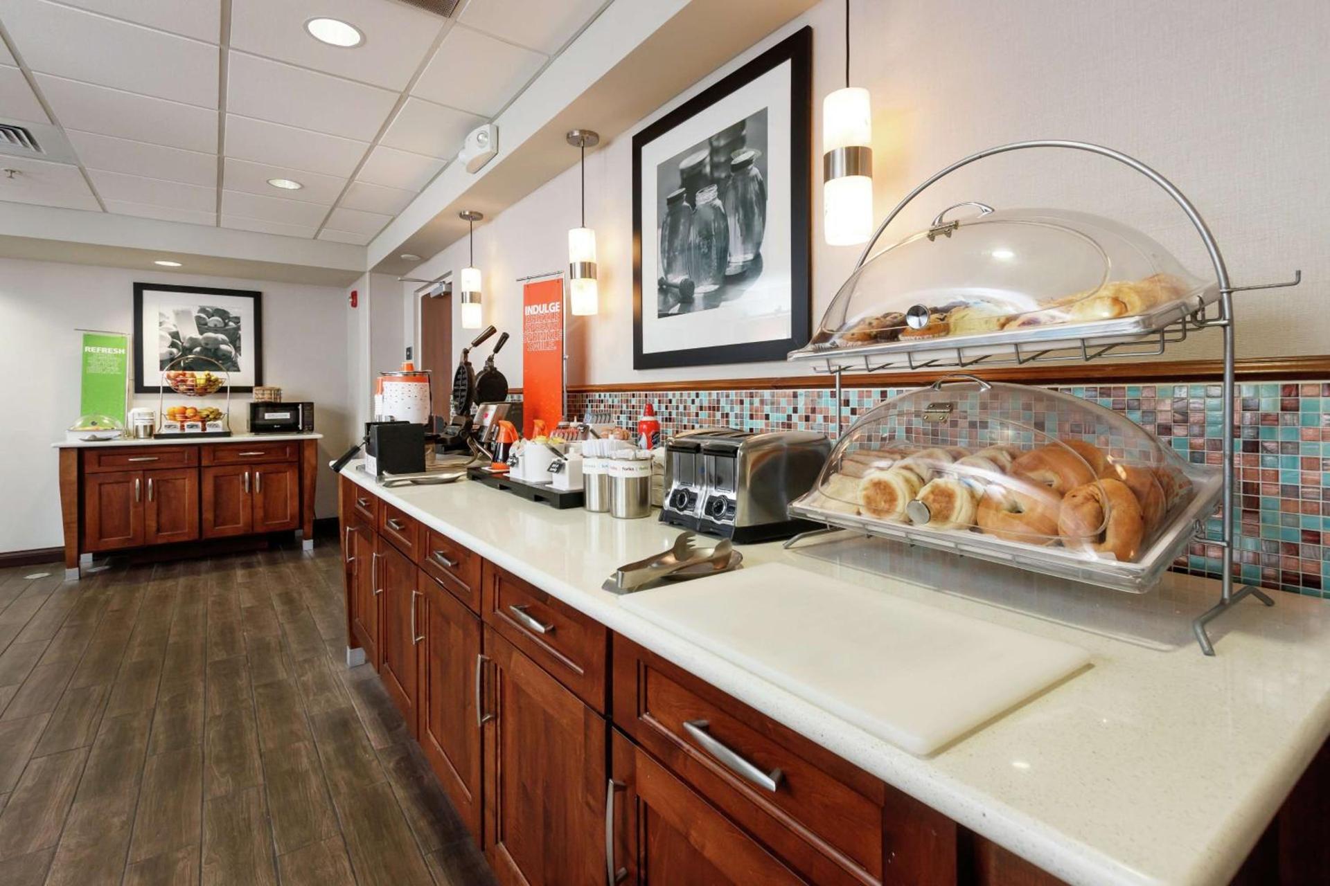 Hampton Inn & Suites Navarre photo 15