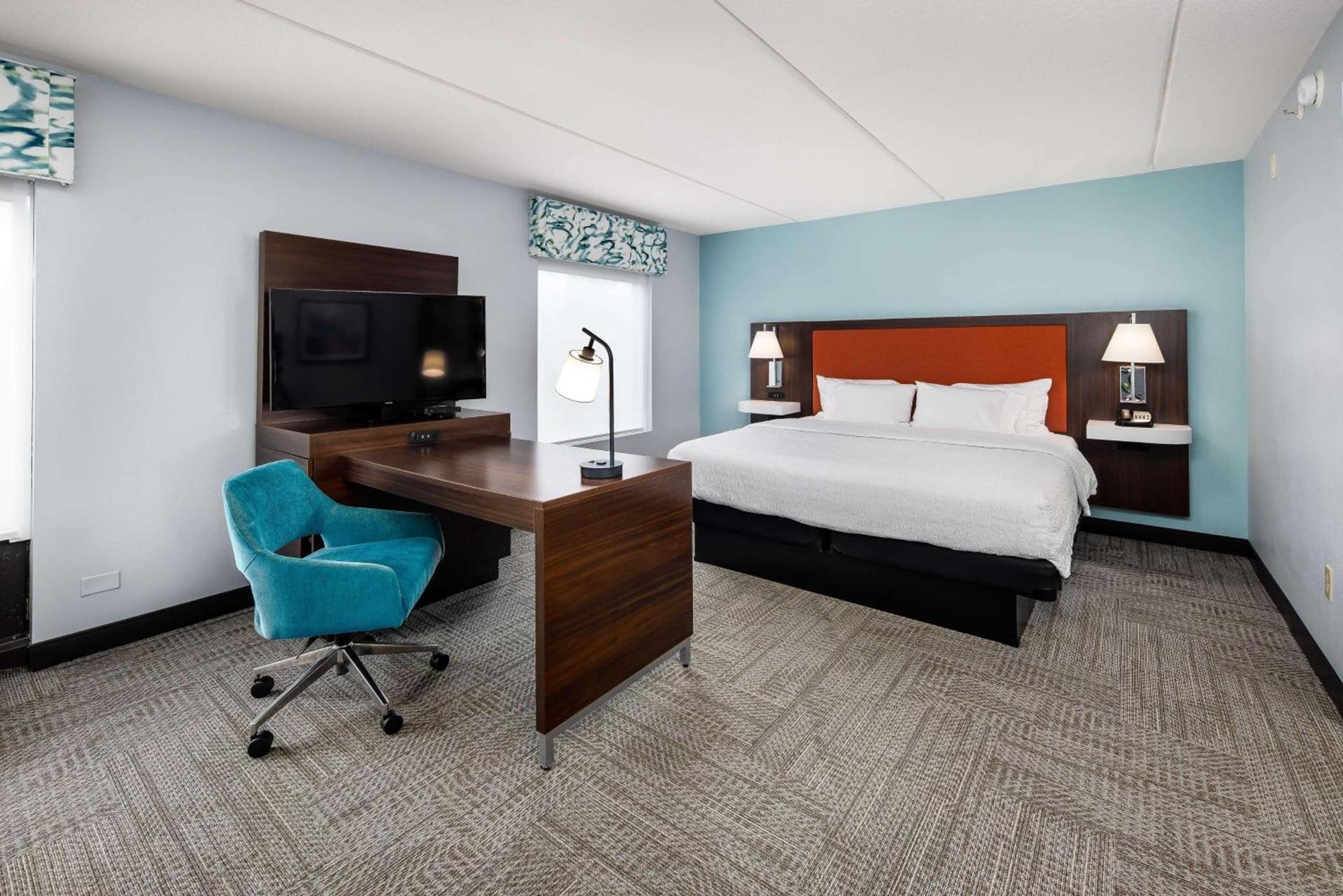 Hampton Inn & Suites Navarre photo 23