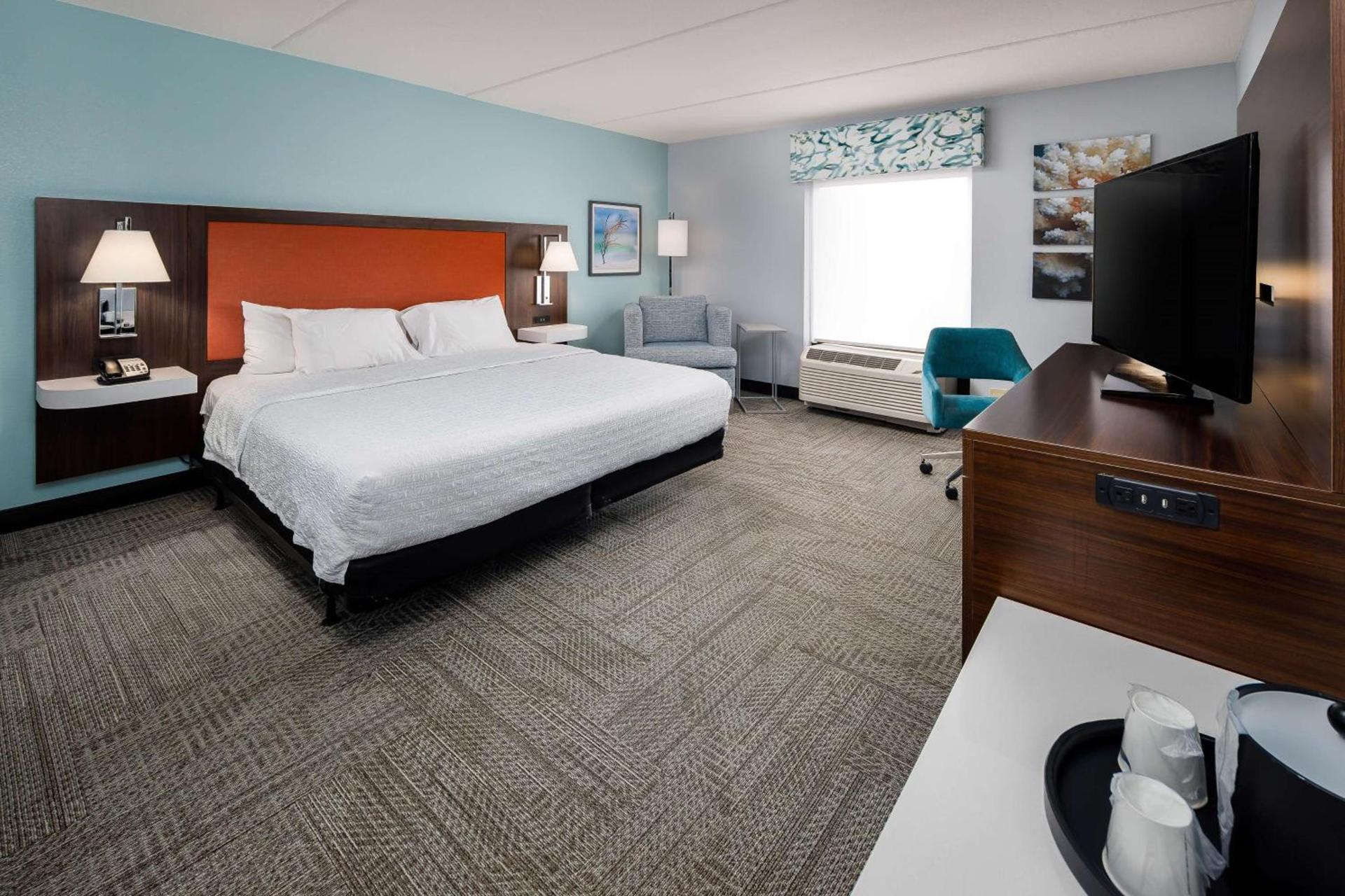 Hampton Inn & Suites Navarre photo 27