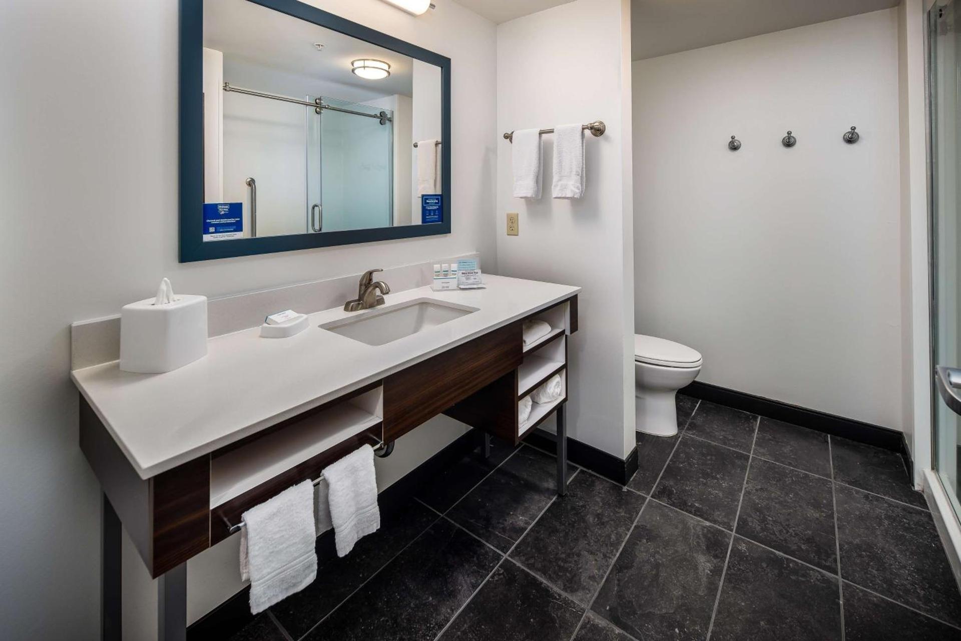 Hampton Inn & Suites Navarre photo 29
