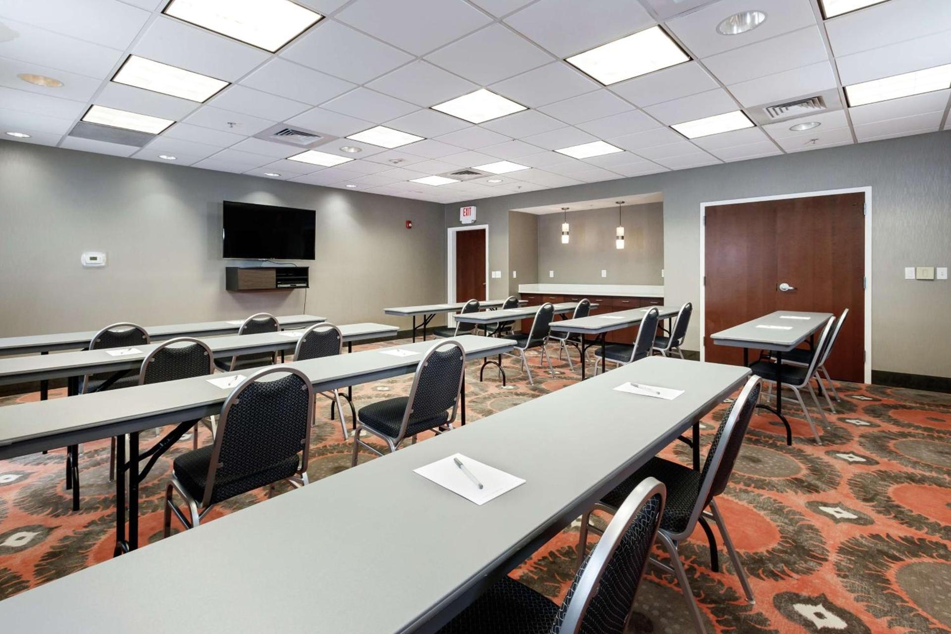 Hampton Inn & Suites Navarre photo 32