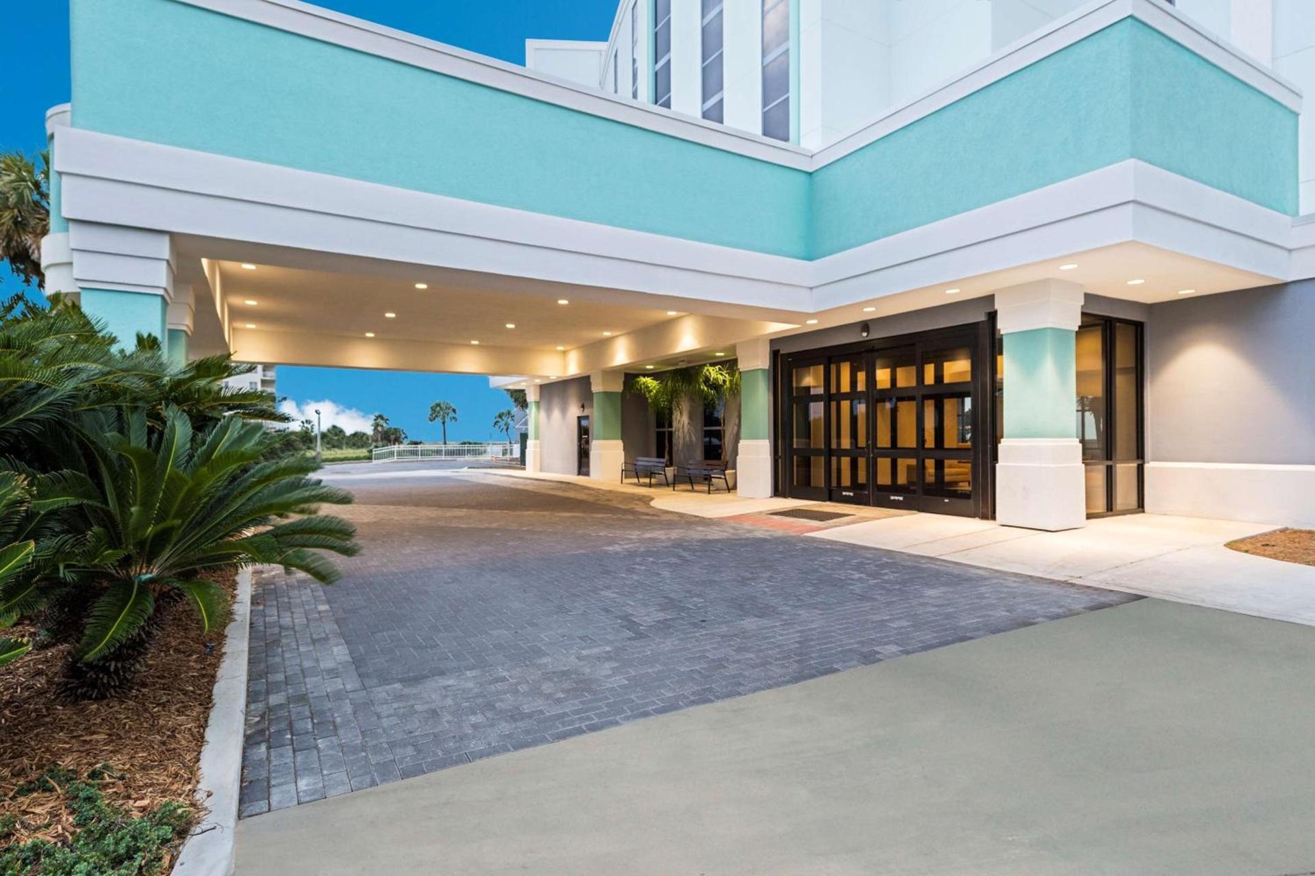 The Island House Hotel a Doubletree by Hilton photo 4