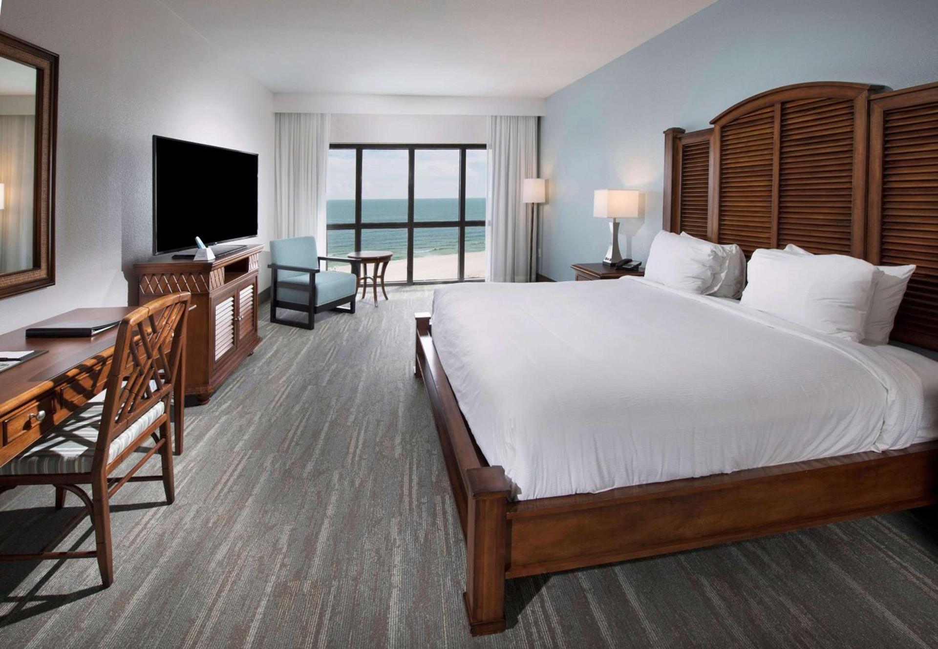 The Island House Hotel a Doubletree by Hilton photo 19